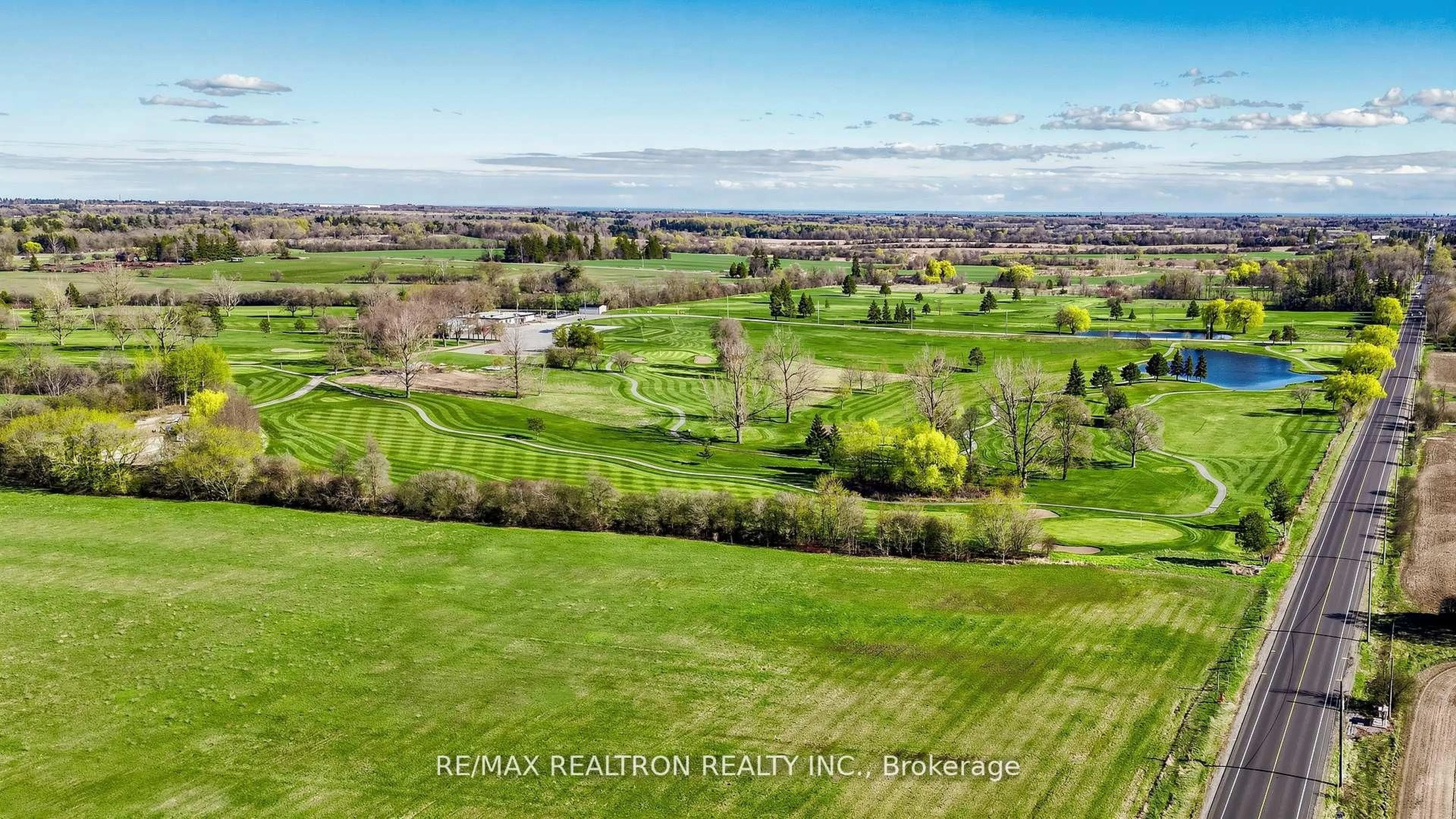 A pic from outside/outdoor area/front of a property/back of a property/a pic from drone, water/lake/river/ocean view for 26 Flower Garden Tr, Whitchurch-Stouffville Ontario L4A 4V4