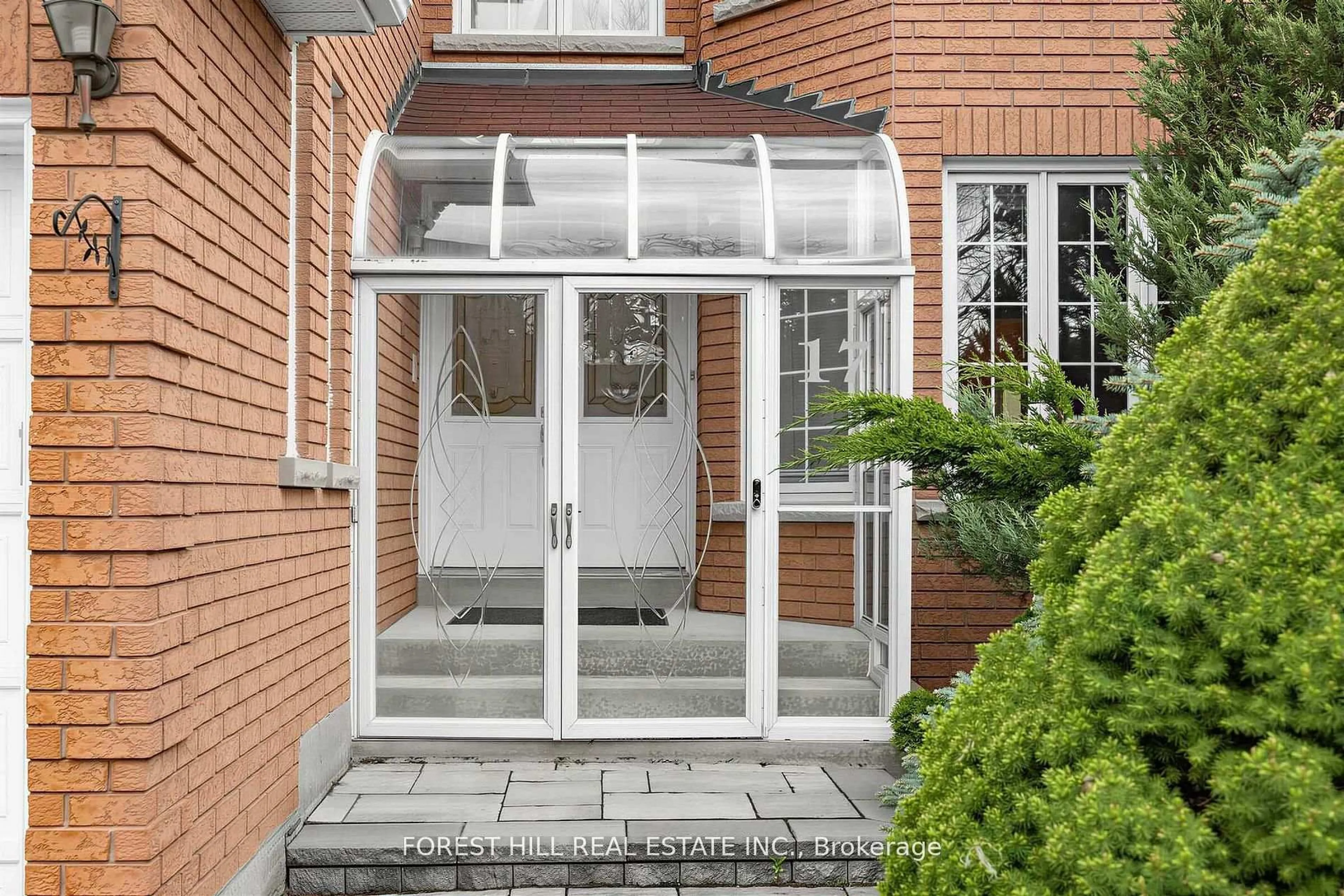 Indoor entryway for 17 Lady Lynn Cres, Richmond Hill Ontario L4B 3V5