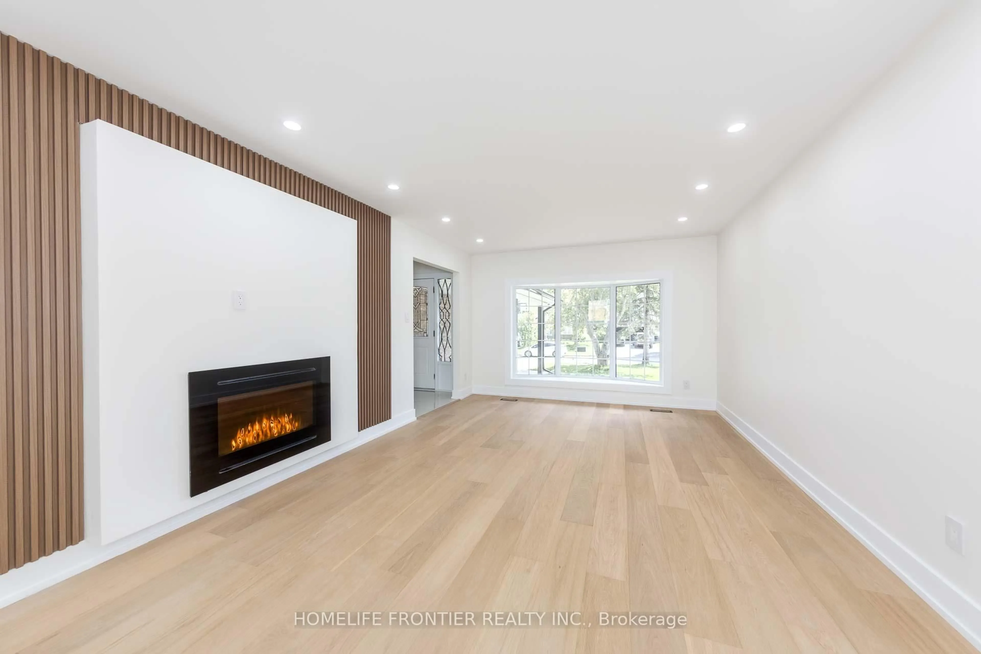 Unknown for 40 Rutledge Ave, Newmarket Ontario L3Y 5T4