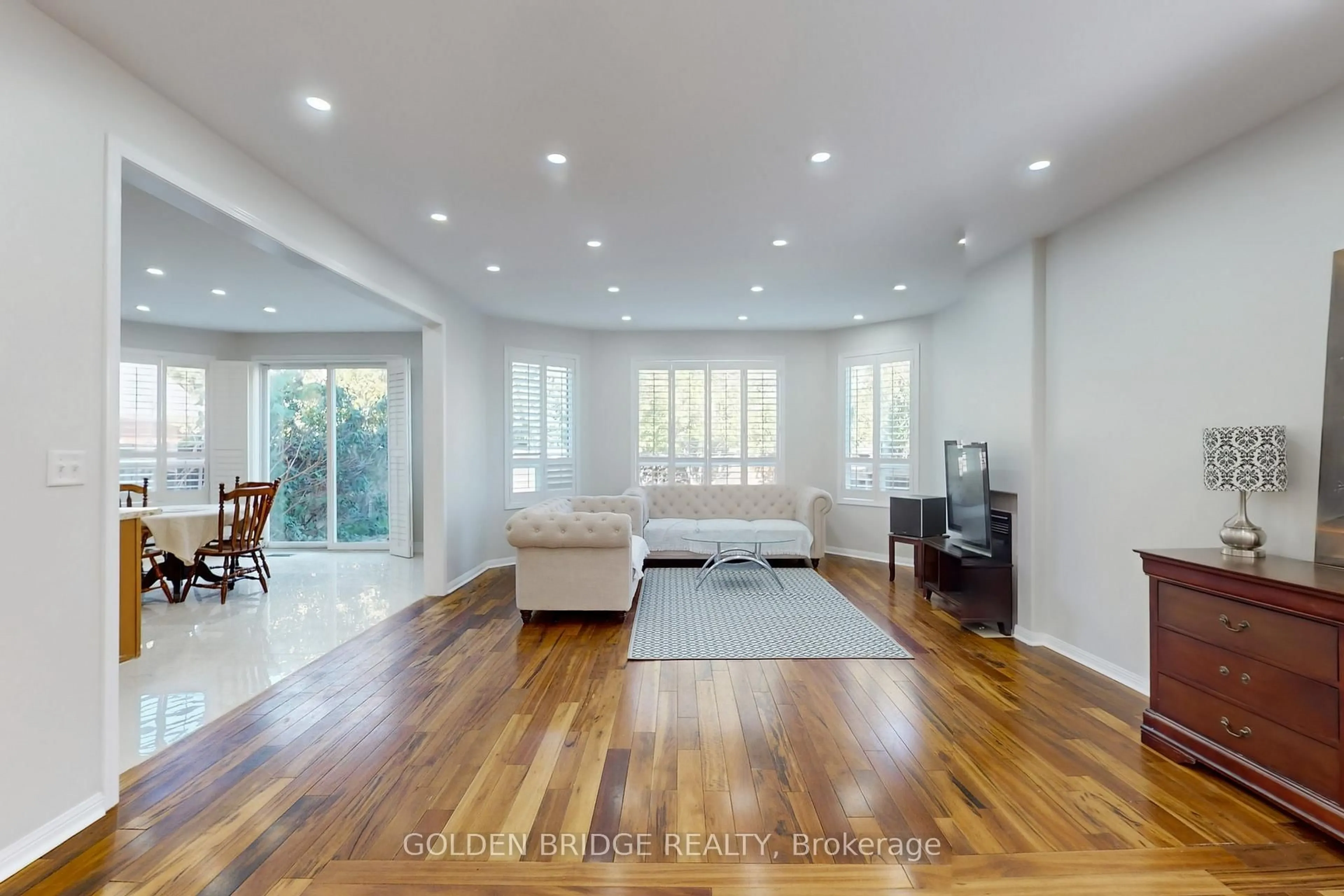 Living room with furniture, unknown for 158 Worthington Ave, Richmond Hill Ontario L4E 4N7