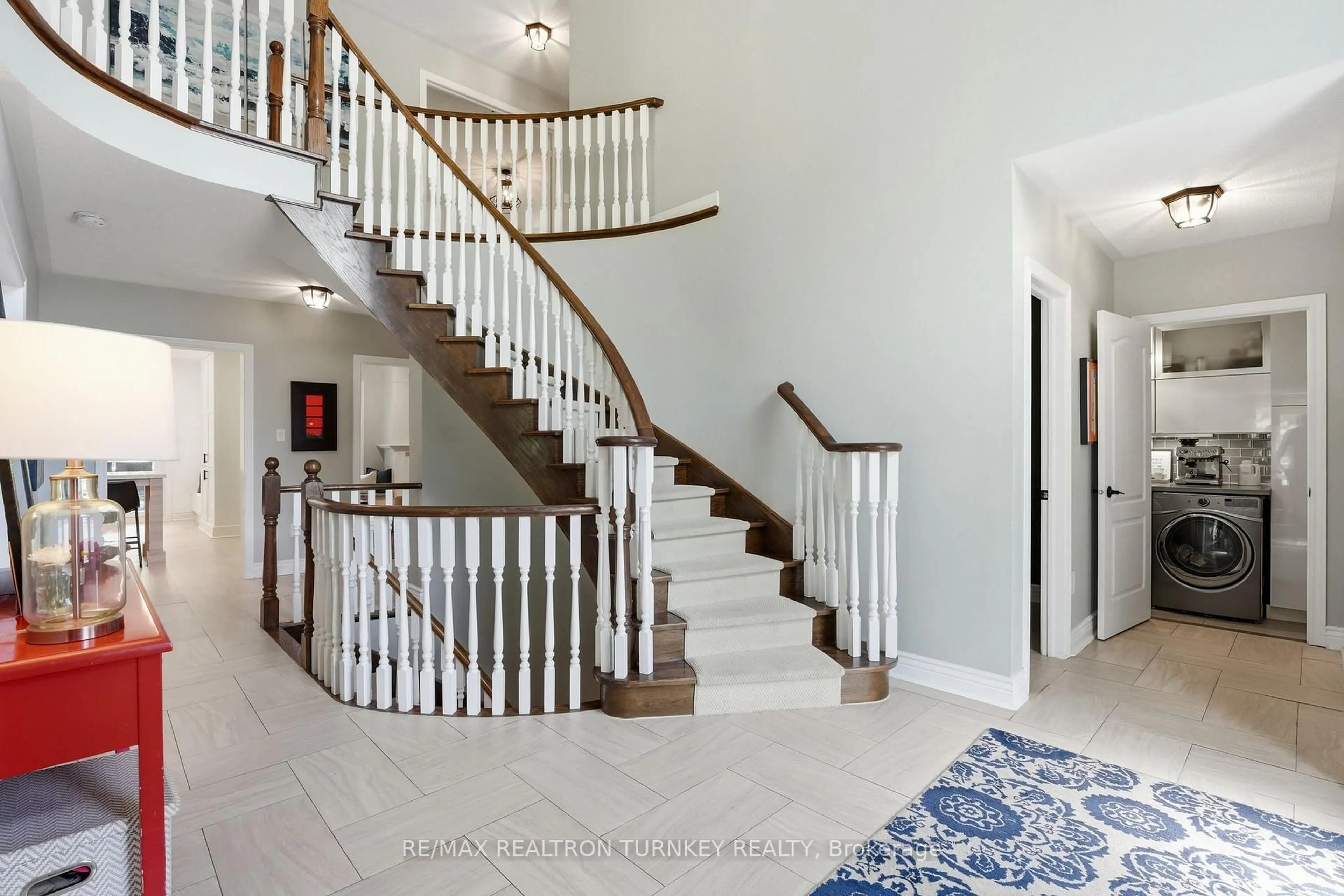Unknown for 818 Exceller Circ, Newmarket Ontario L3X 1P6