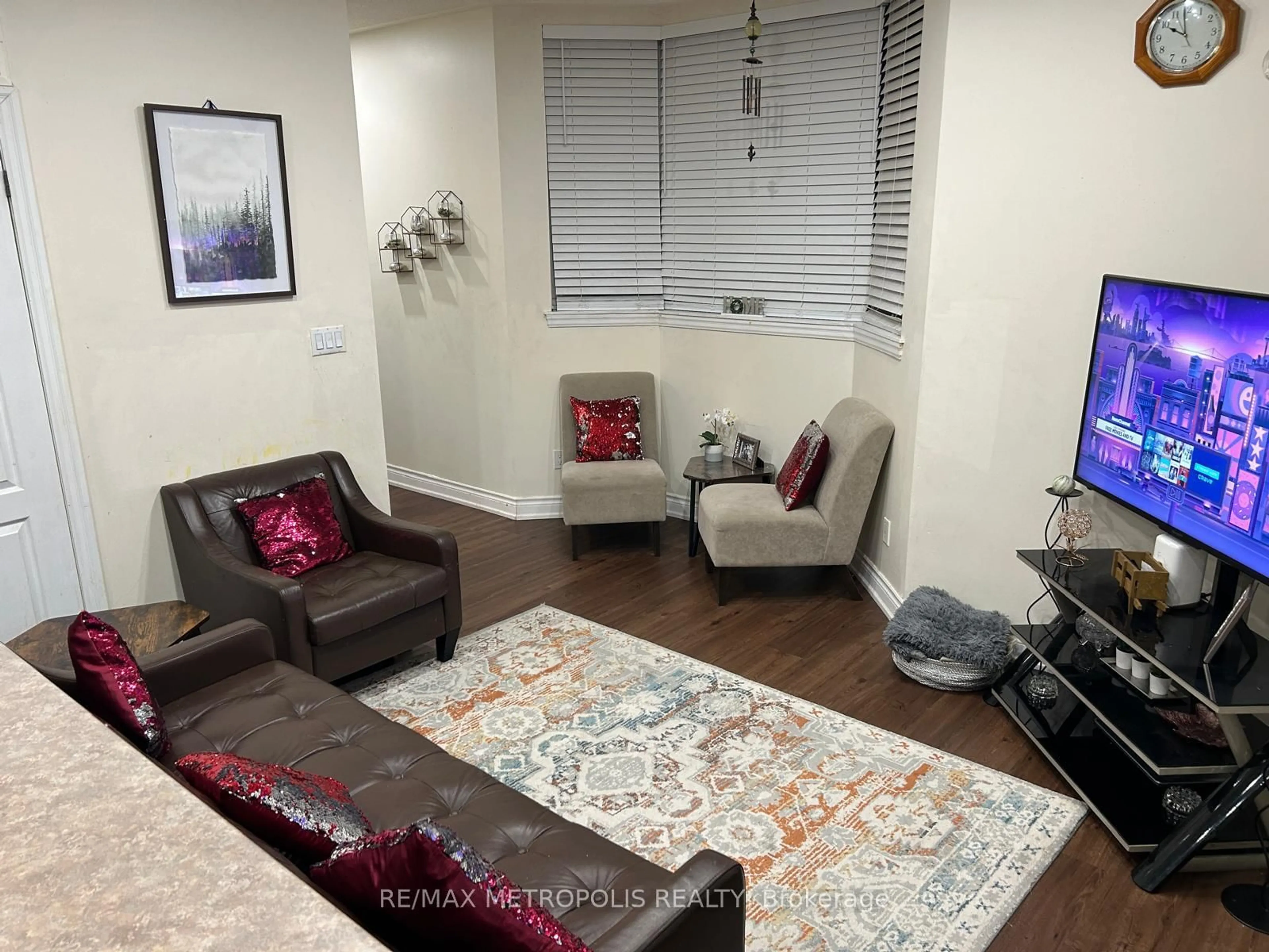 Living room with furniture, unknown for 2352 Middlefield Rd #205, Markham Ontario L3S 4T6