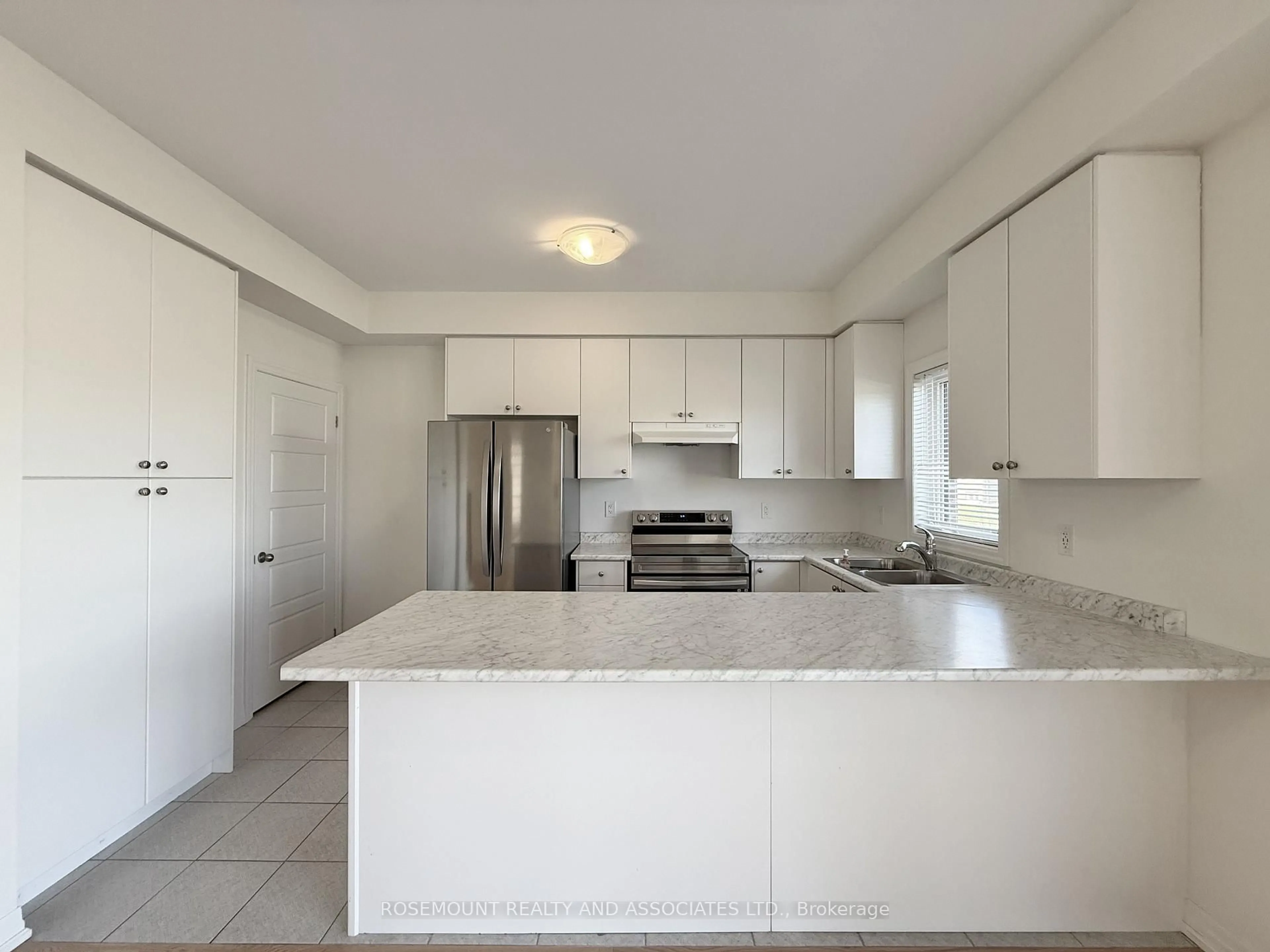 Unknown for 168 William Booth Ave, Newmarket Ontario L3X 0K7