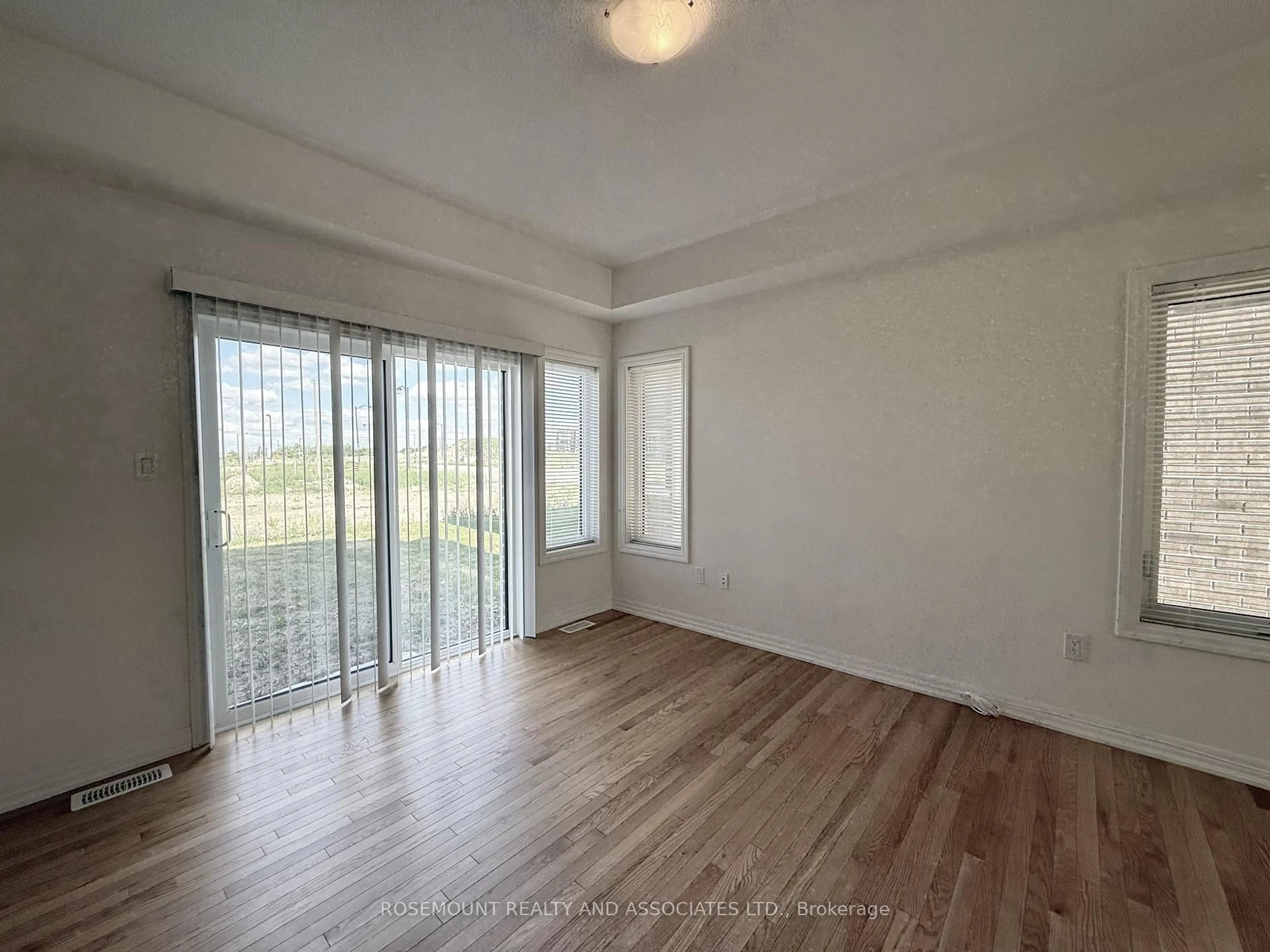 A pic of a room for 168 William Booth Ave, Newmarket Ontario L3X 0K7