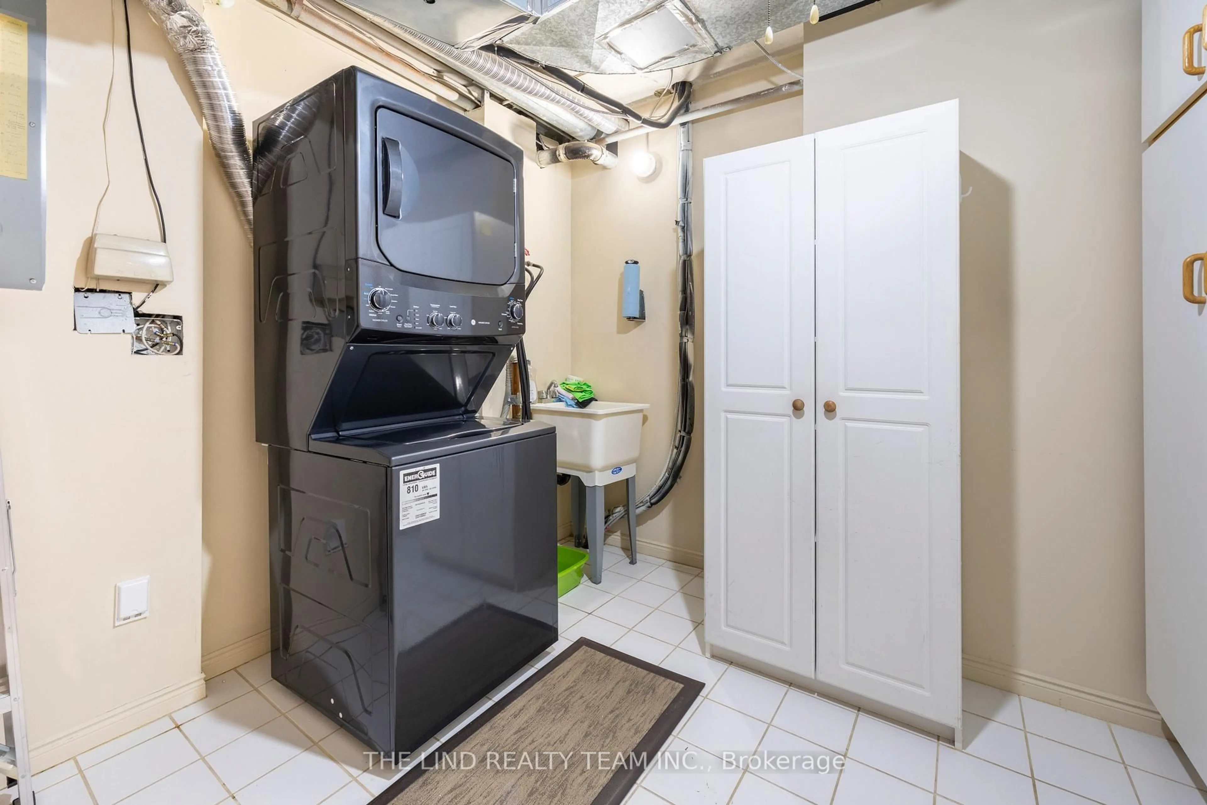 Laundry room for 85 Wellington St #312, Aurora Ontario L4G 2P2