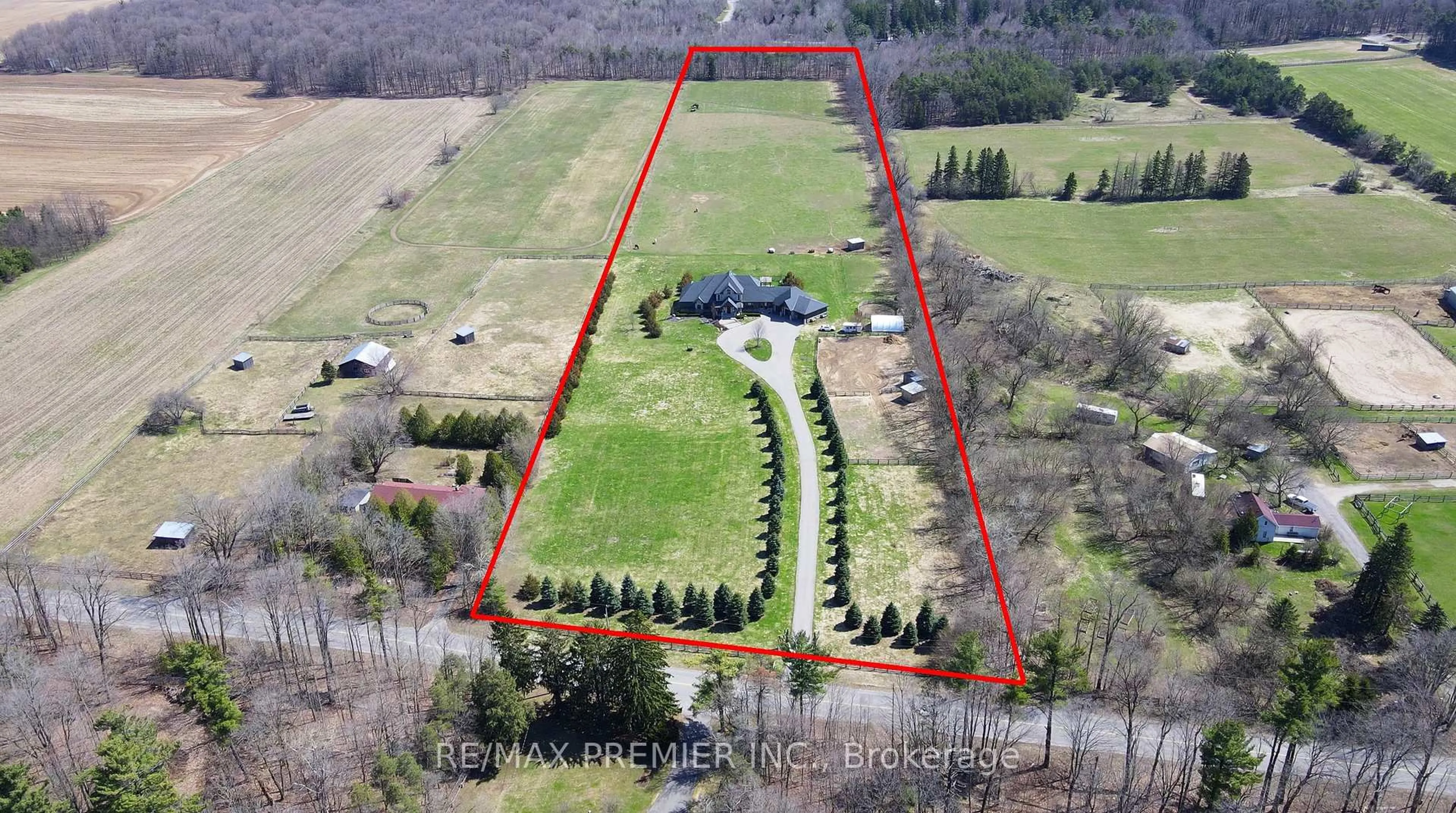 A pic from outside/outdoor area/front of a property/back of a property/a pic from drone, building for 15501 Ninth Line, Whitchurch-Stouffville Ontario L4A 3N5