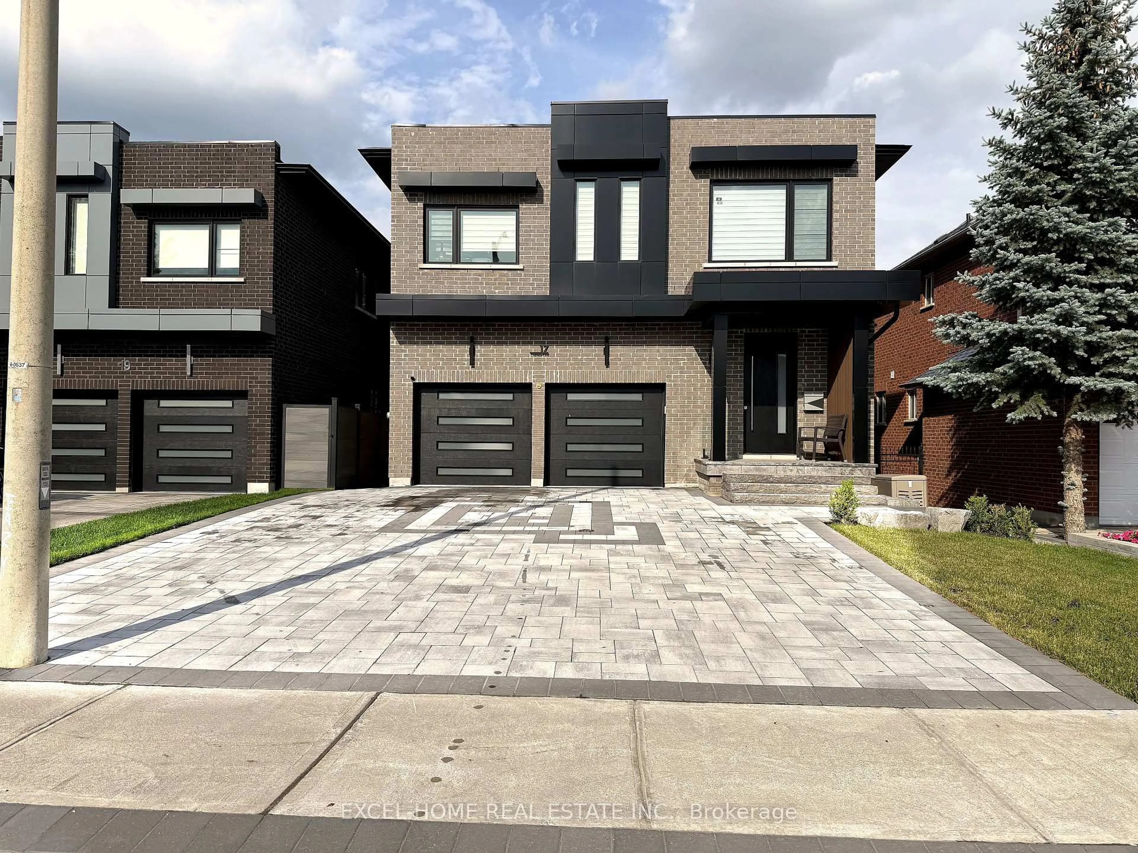Home with brick exterior material, street for 17 Leyburn Ave, Richmond Hill Ontario L4C 0R2