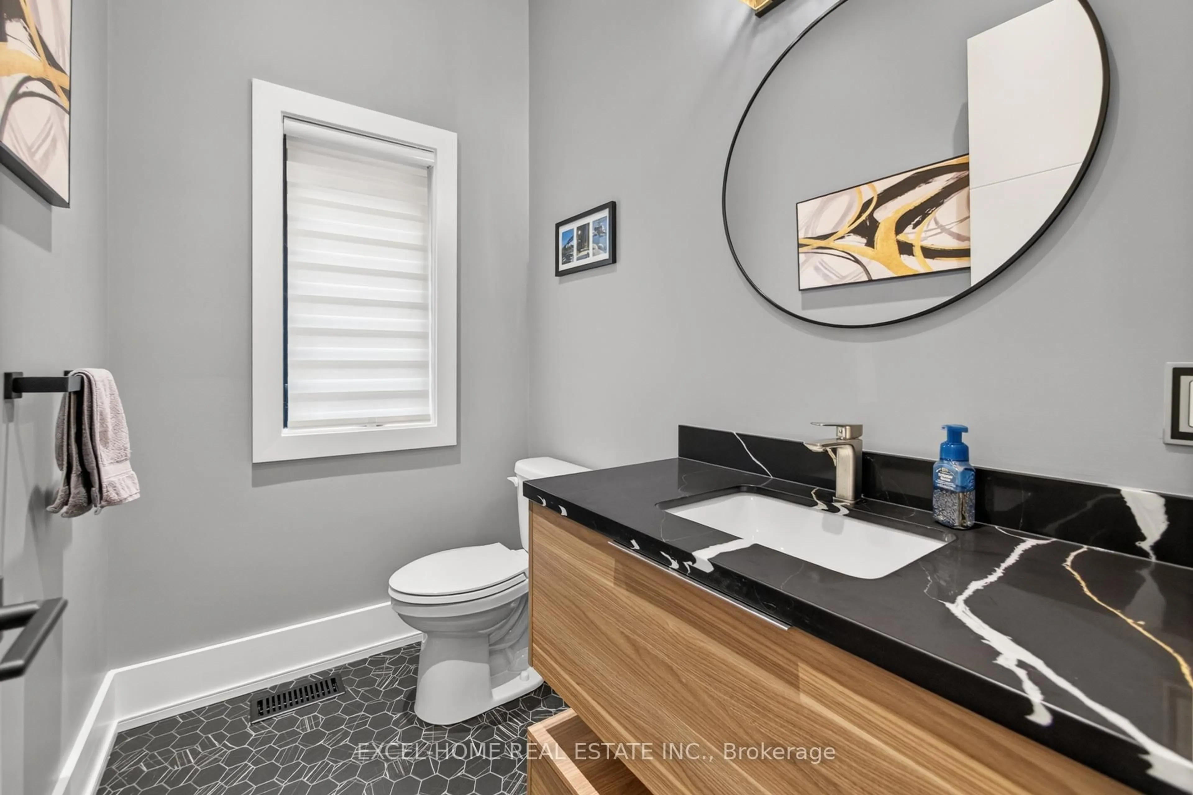 Contemporary bathroom, ceramic/tile floor for 17 Leyburn Ave, Richmond Hill Ontario L4C 0R2