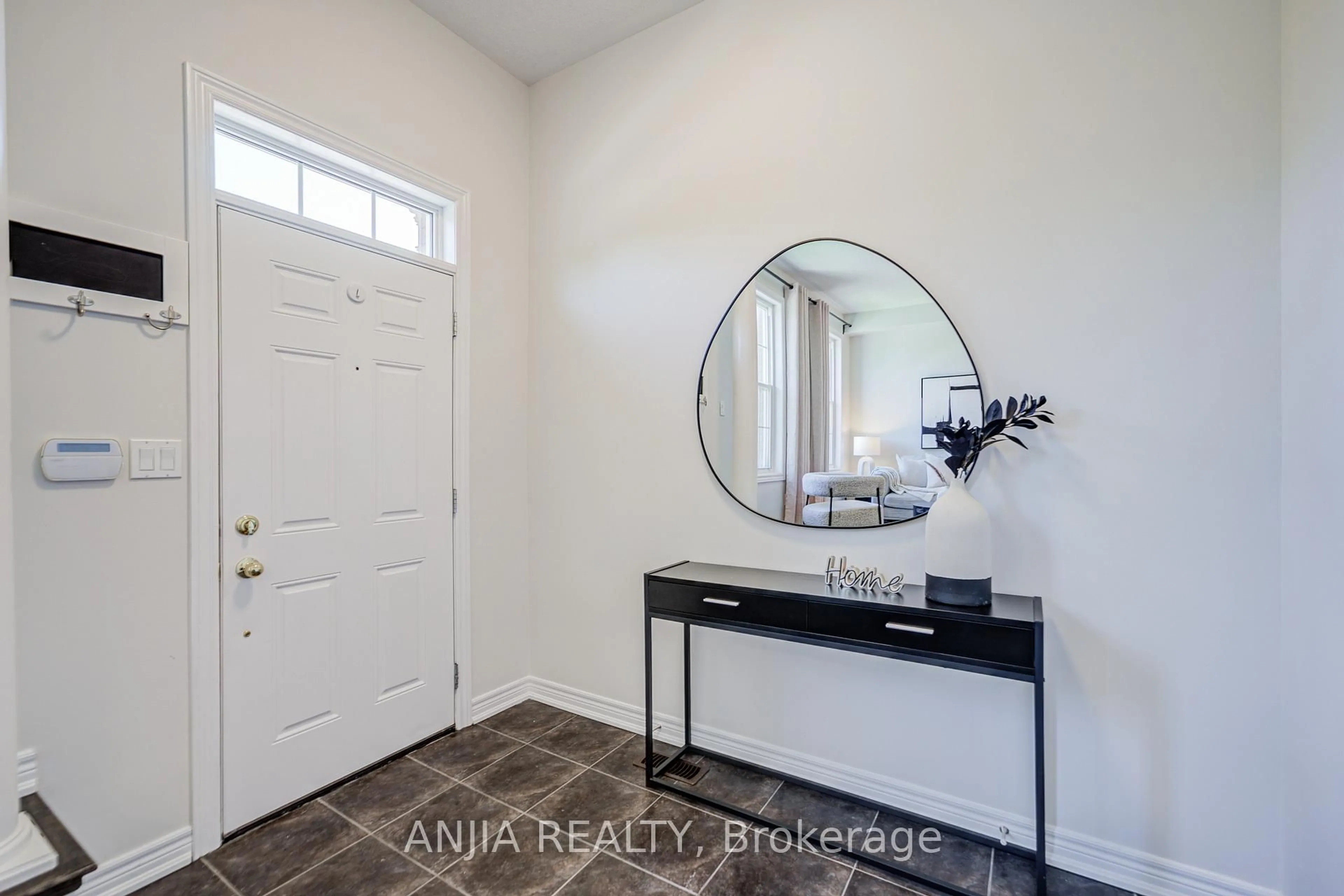 Indoor entryway for 110 Betty Roman Blvd, Markham Ontario L6C 0C8
