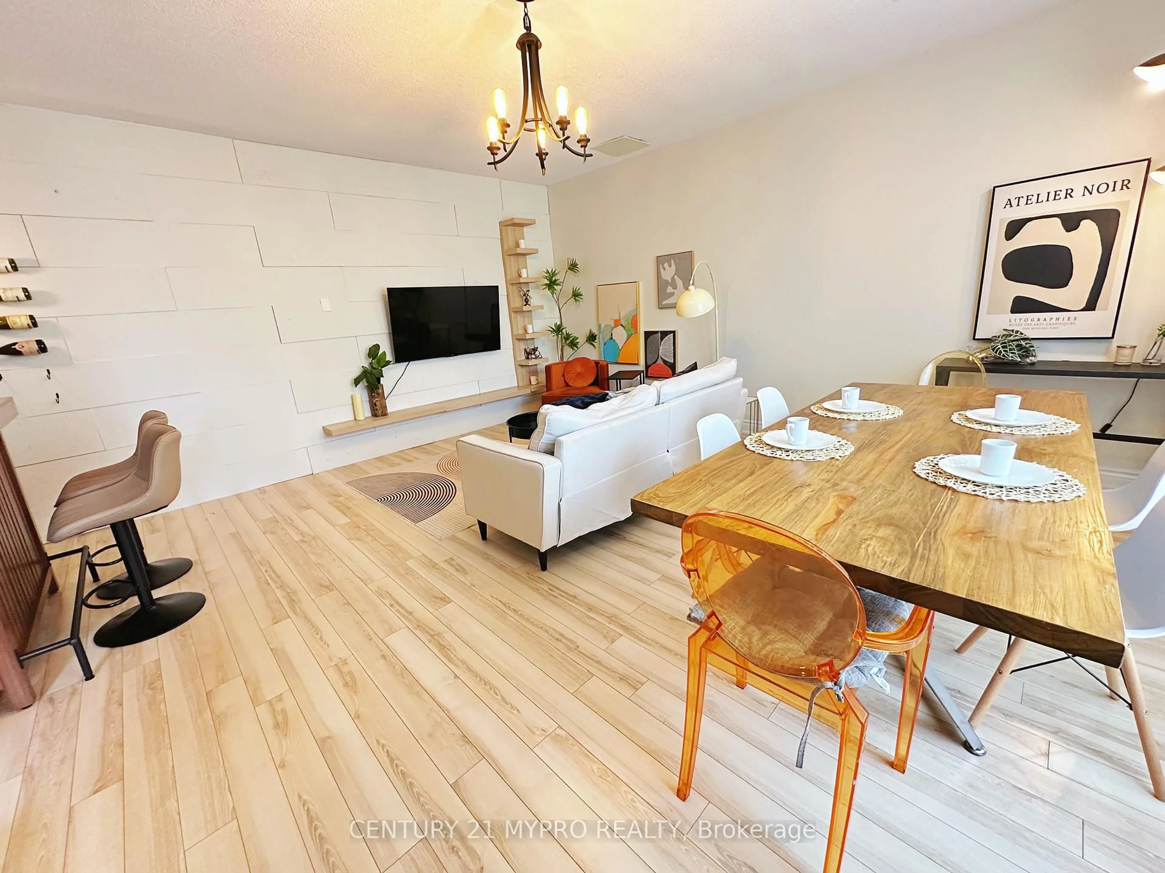 Living room with furniture, wood/laminate floor for 94 Prospect St, Newmarket Ontario L3Y 3T4