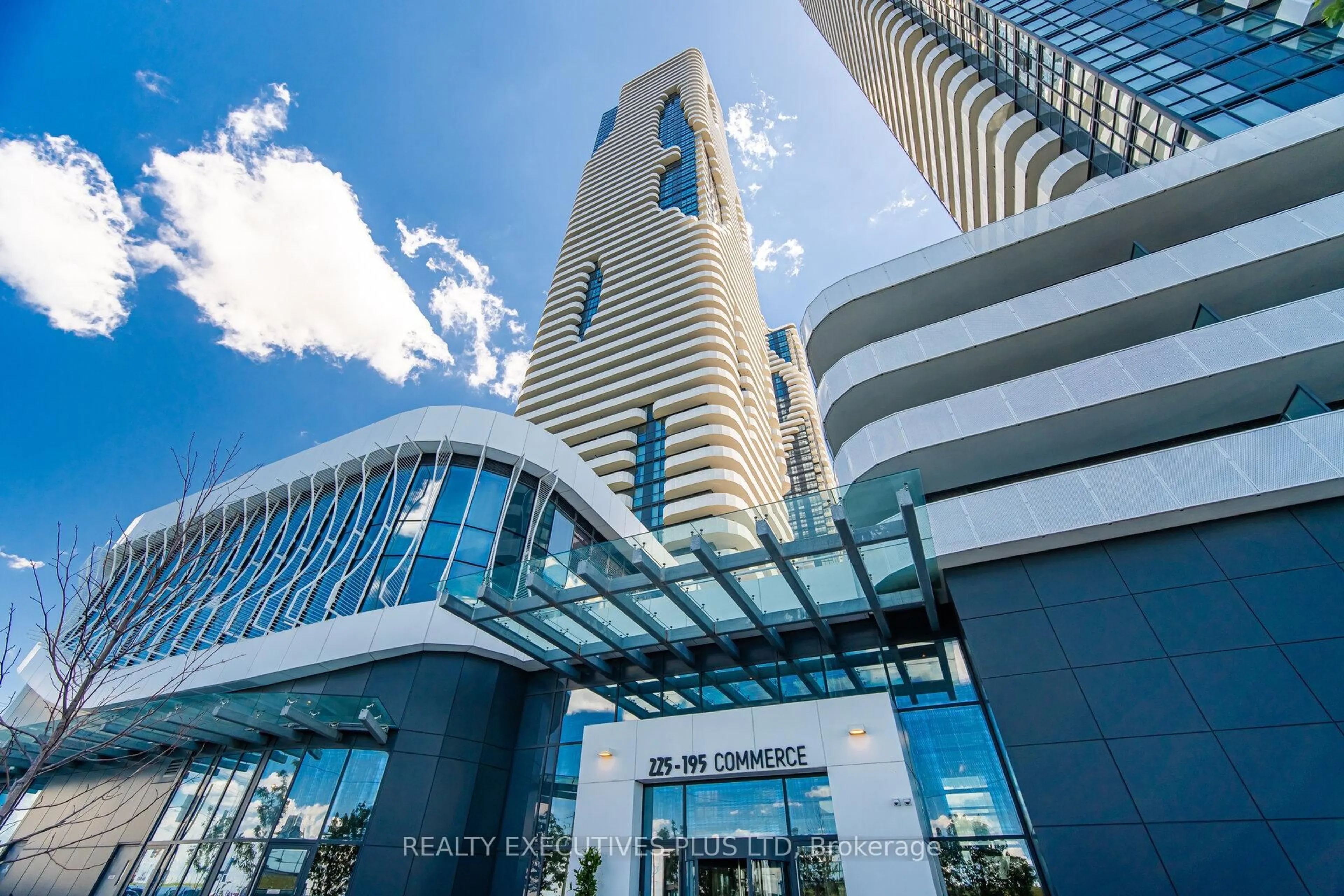 Indoor foyer for 225 Commerce St #3202, Vaughan Ontario L4K 0R1