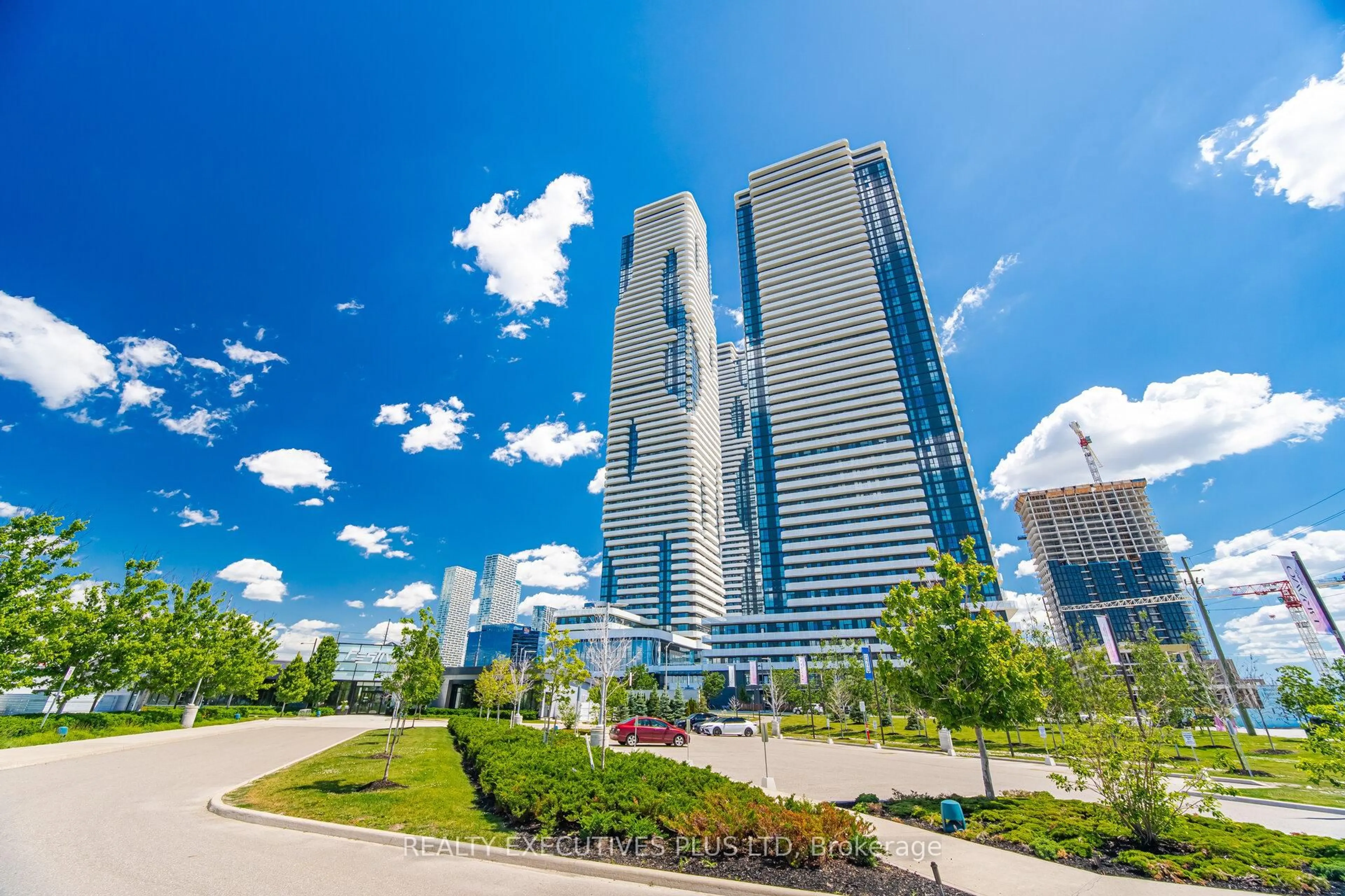 Patio, building for 225 Commerce St #3202, Vaughan Ontario L4K 0R1