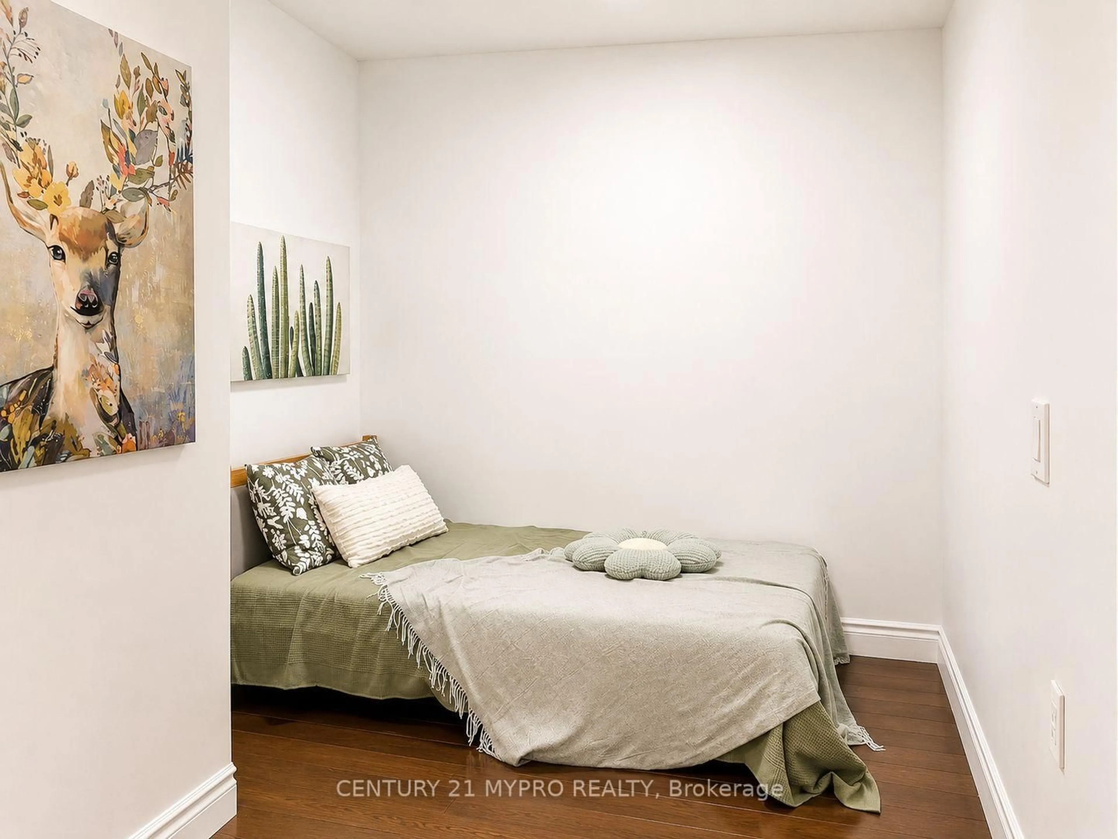 Bedroom with bed, unknown for 99 South Town Centre Blvd #617, Markham Ontario L6G 0C5