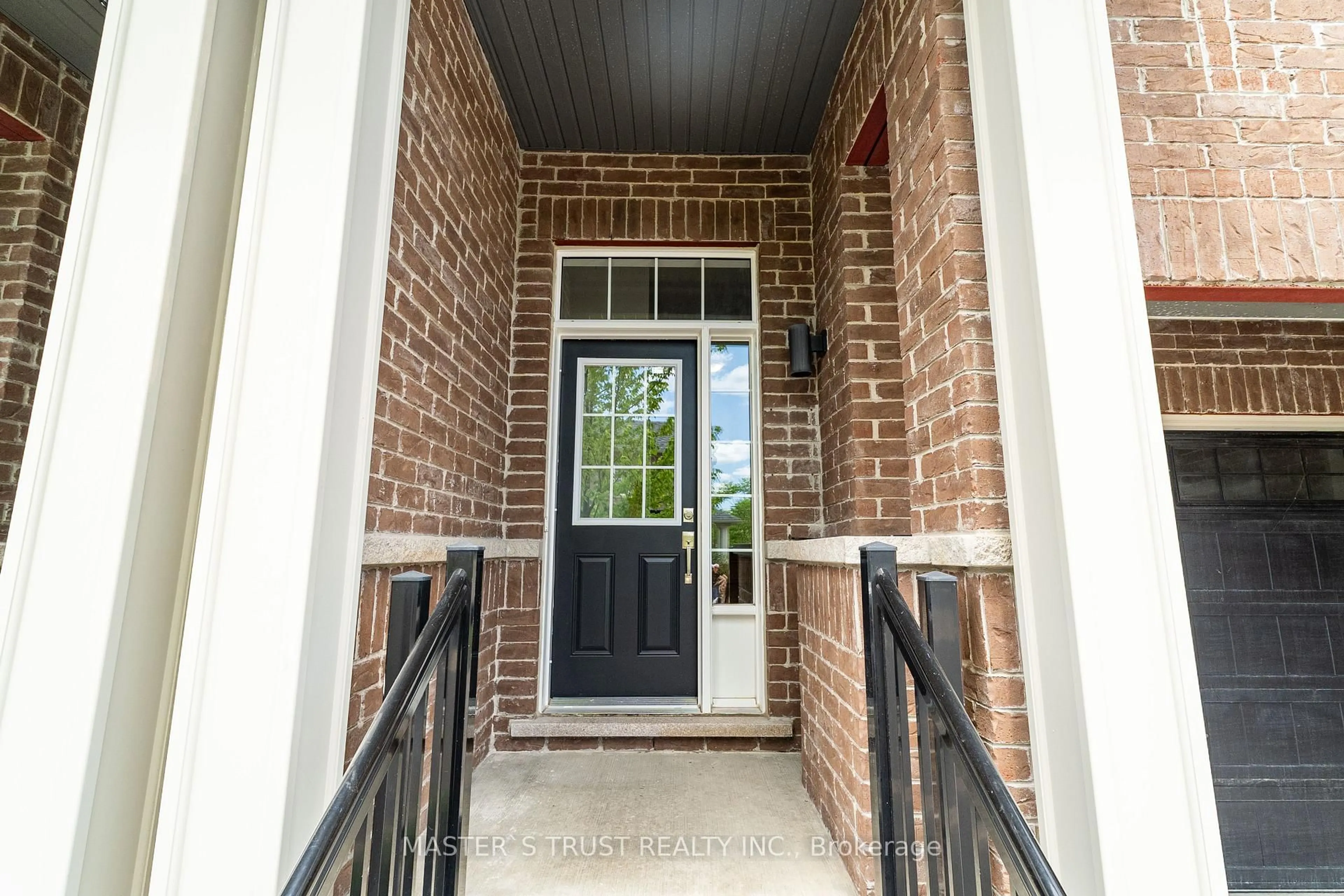 Home with brick exterior material, street for 183 Harding Park St, Newmarket Ontario L3Y 0E3