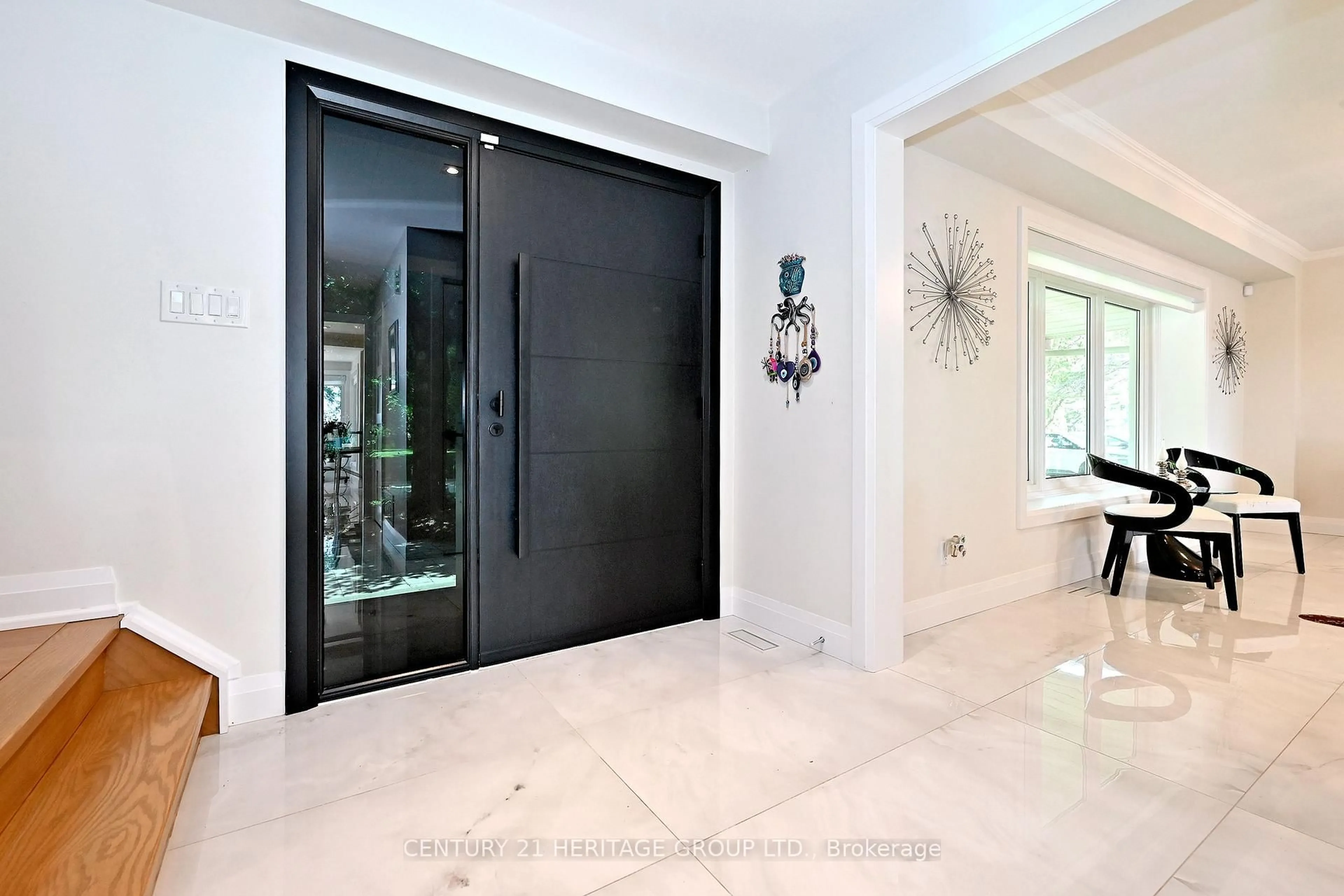 Indoor entryway for 38 Grant Crt, East Gwillimbury Ontario L0G 1R0