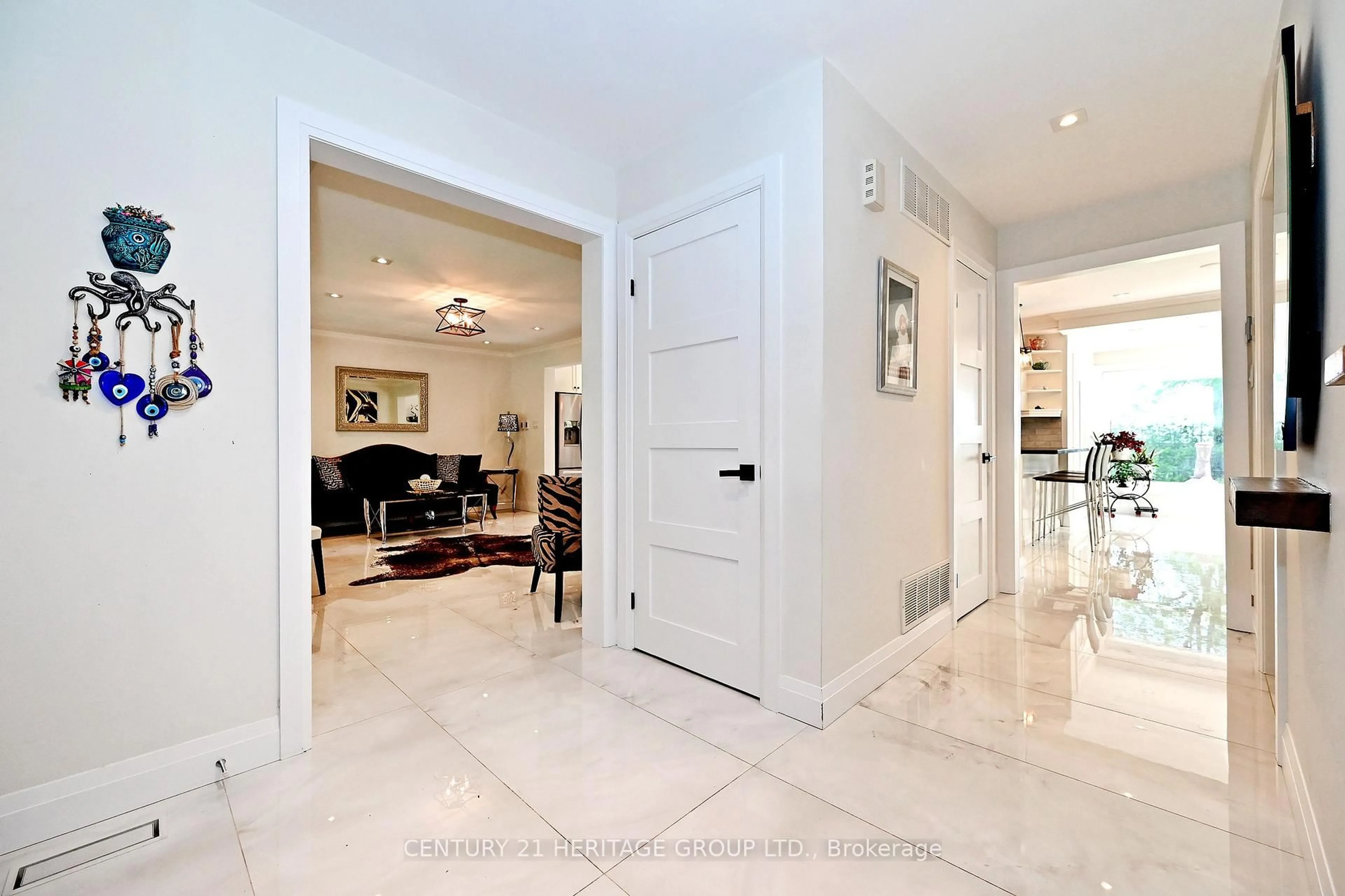 Indoor entryway for 38 Grant Crt, East Gwillimbury Ontario L0G 1R0