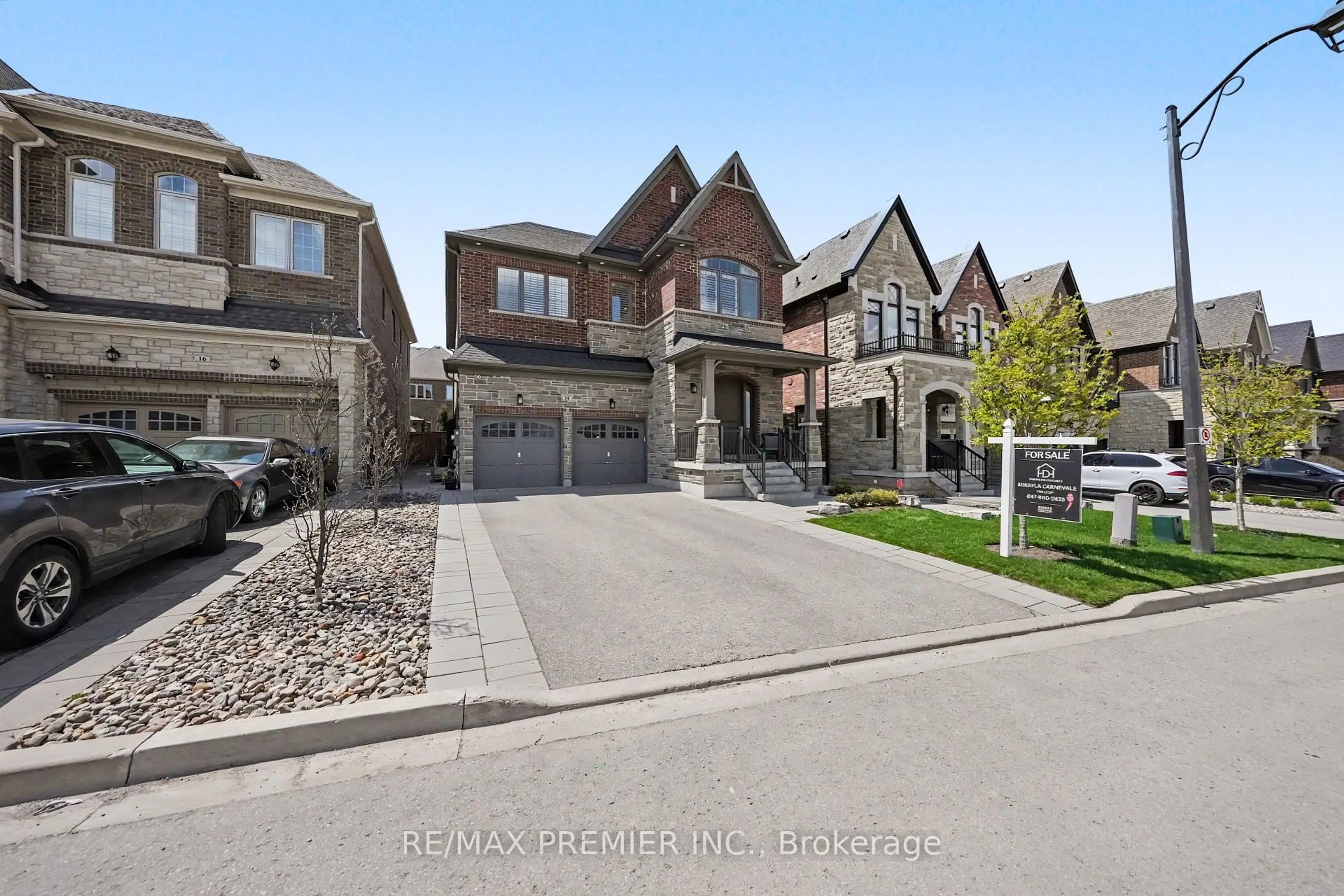 Home with brick exterior material, street for 14 King Blvd, King Ontario L7B 0P4