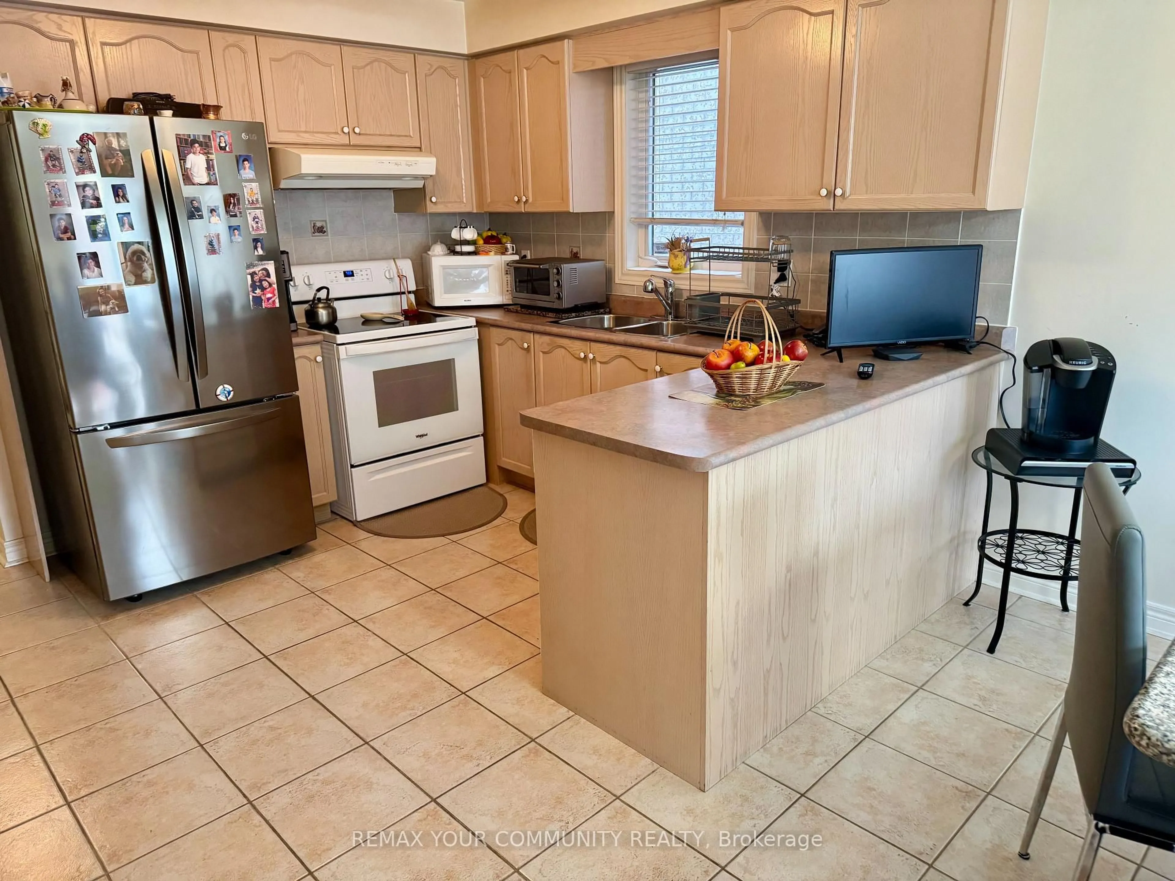 Unknown for 129 Colombo Cres, Vaughan Ontario L6A 2T9