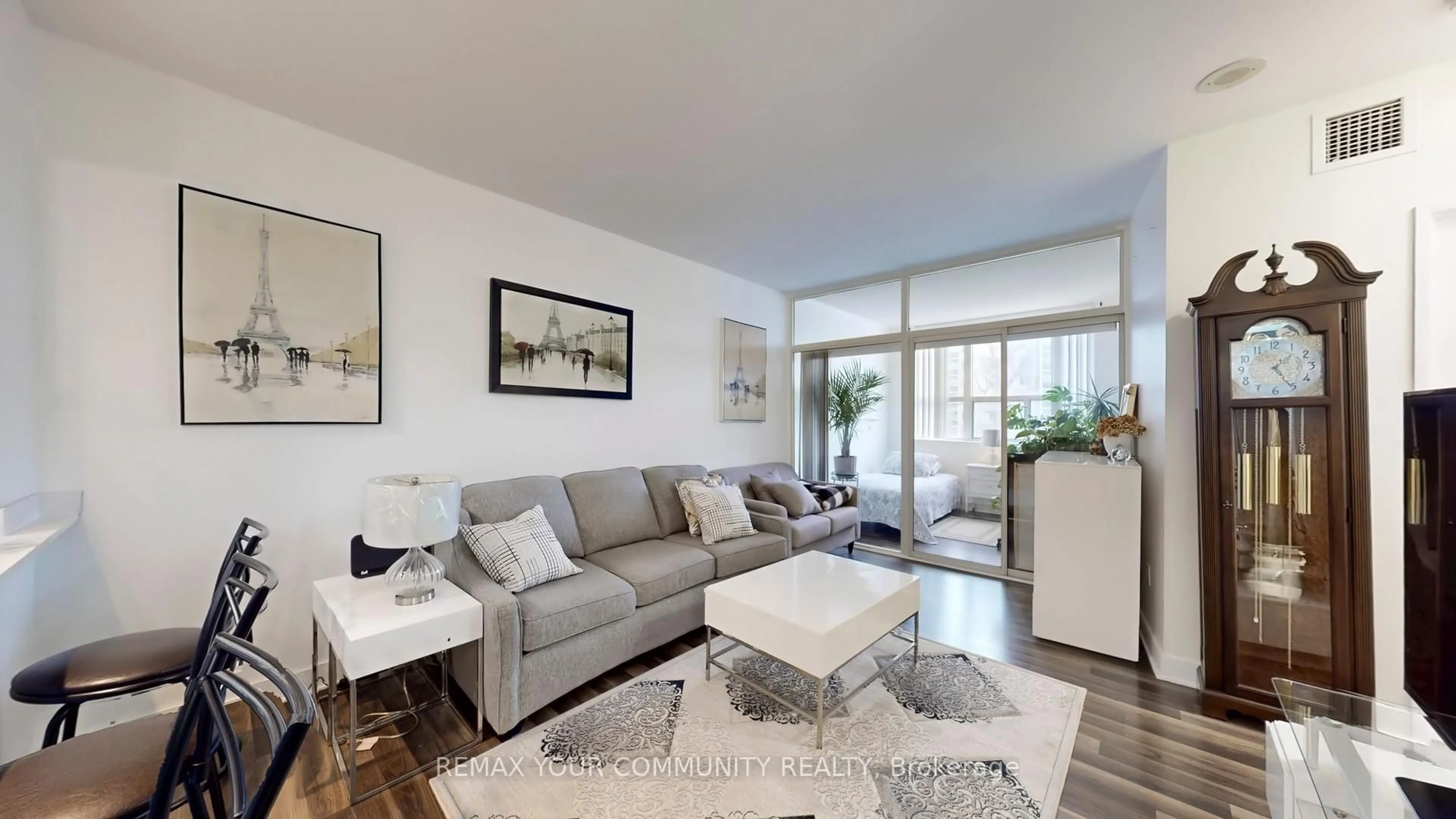 Living room with furniture, unknown for 7398 Yonge St #111, Vaughan Ontario L4J 8J2