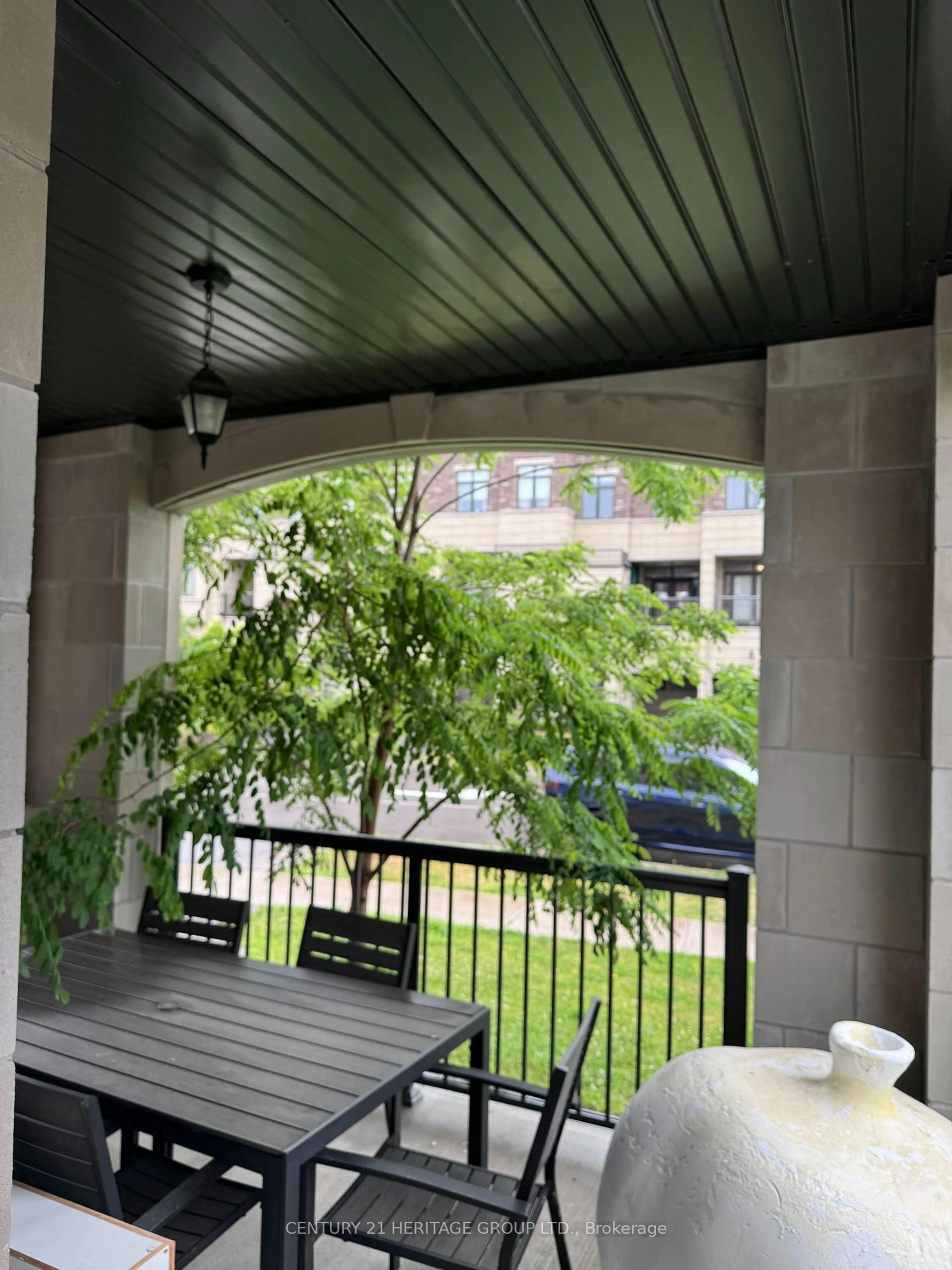 Patio, city buildings view from balcony for 210 Arianna Cres, Vaughan Ontario L6A 4Z9