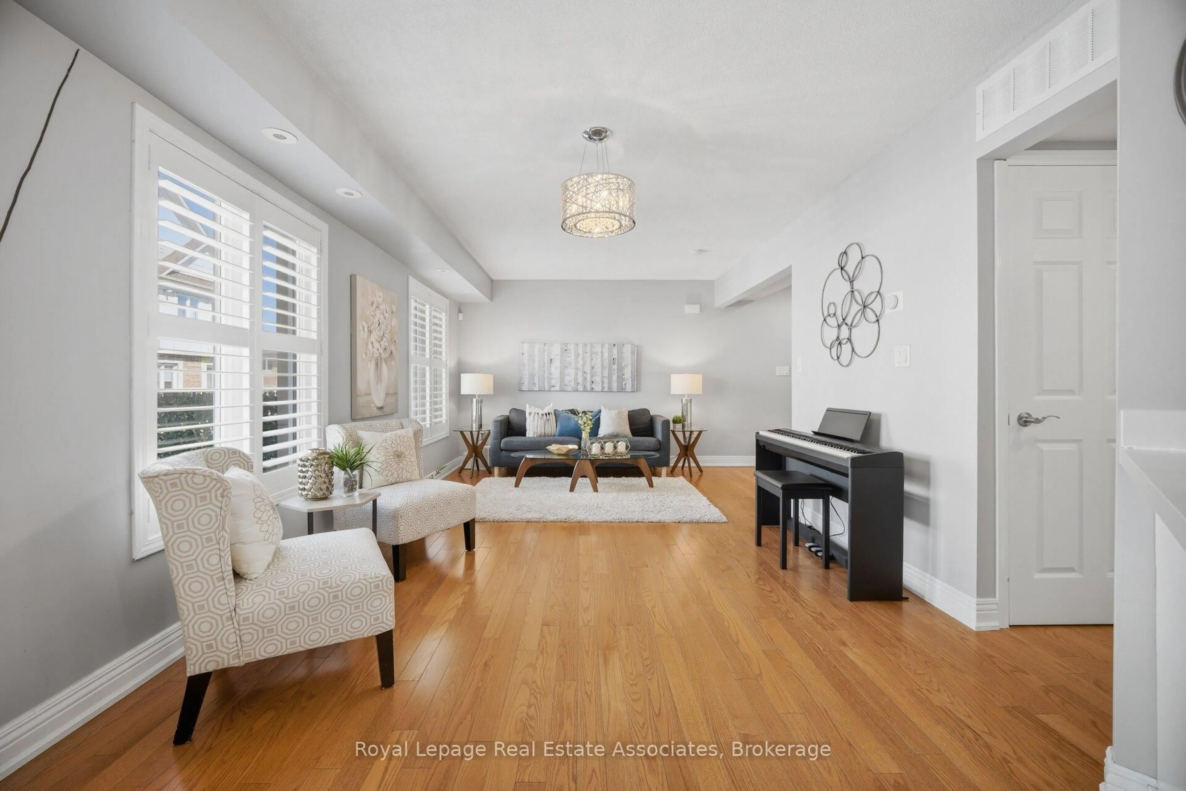 Living room with furniture, unknown for 192 Louisbourg Way, Markham Ontario L6E 0C2