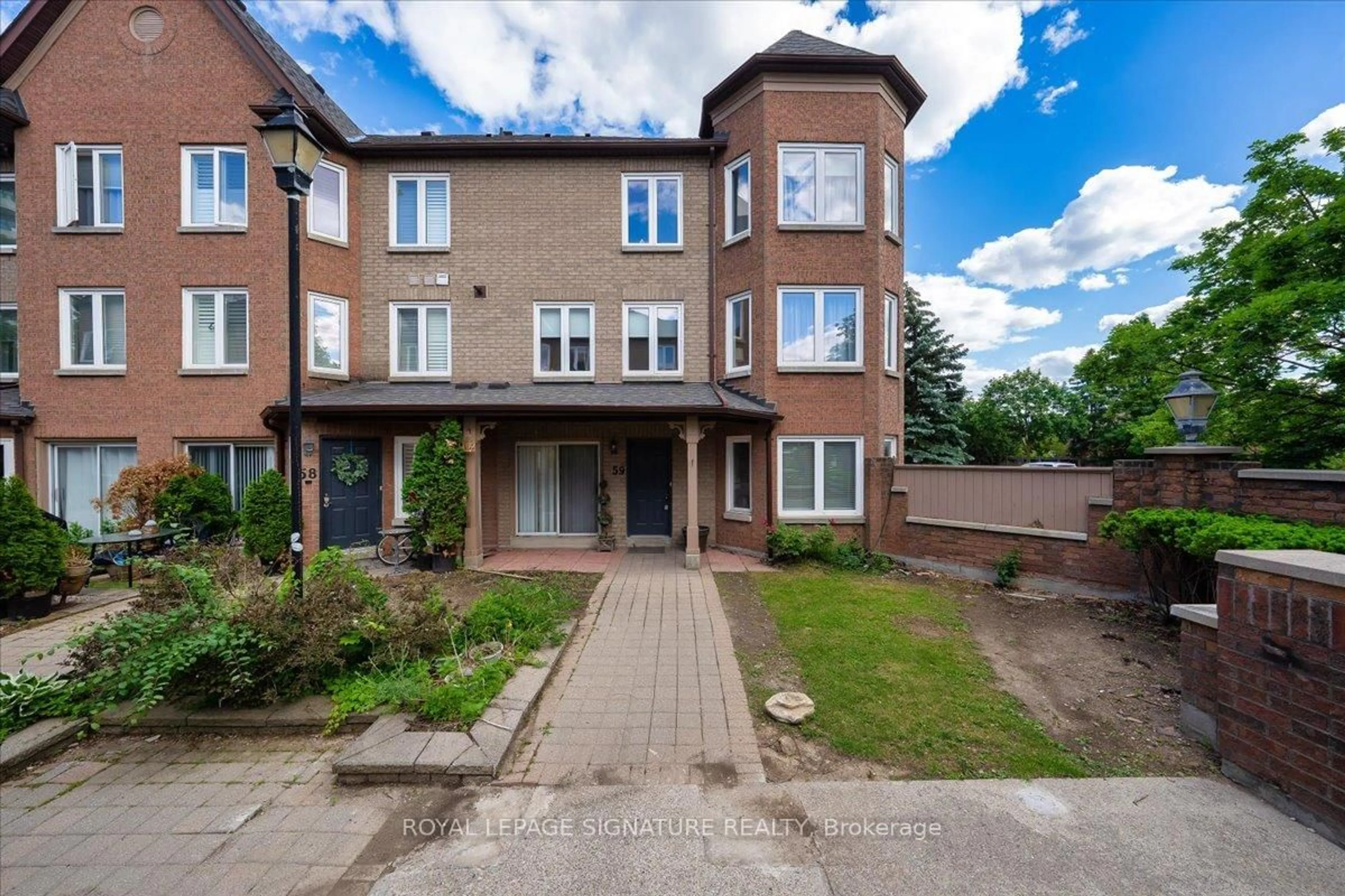 A pic from outside/outdoor area/front of a property/back of a property/a pic from drone, street for 735 New Westminster Dr #59, Vaughan Ontario L4J 7Y9