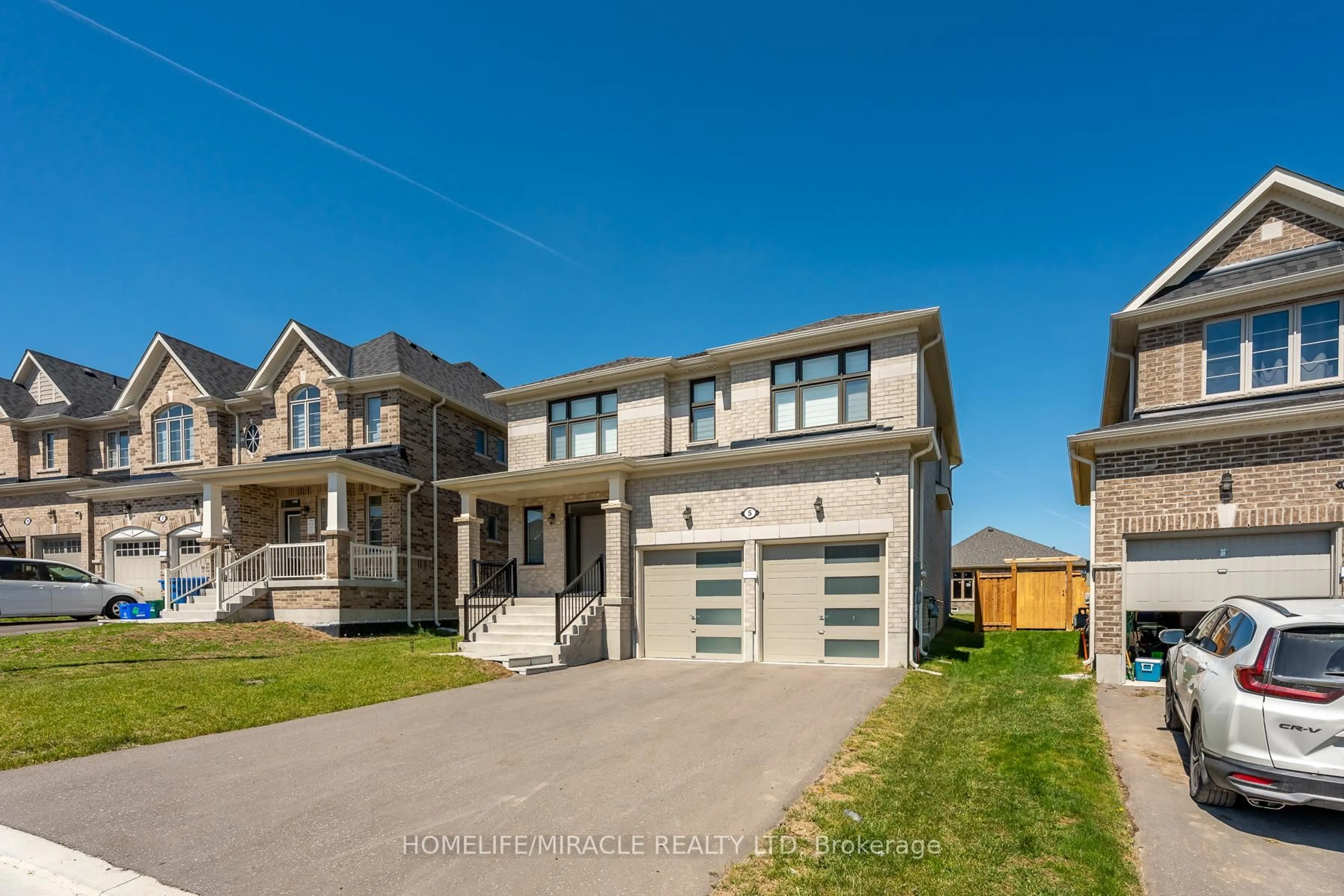 Home with brick exterior material, street for 5 Ainslie Hill Cres, Georgina Ontario L0E 1R0