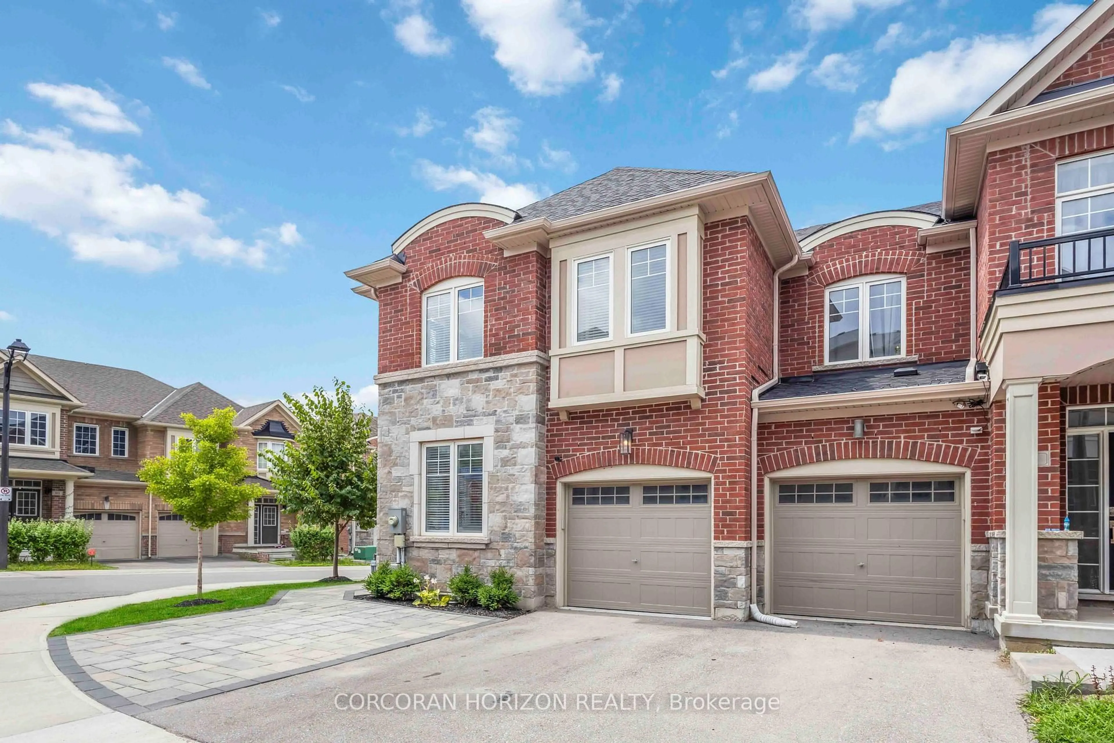 Home with brick exterior material, street for 81 Dundonald Tr, Newmarket Ontario L3Y 0E1