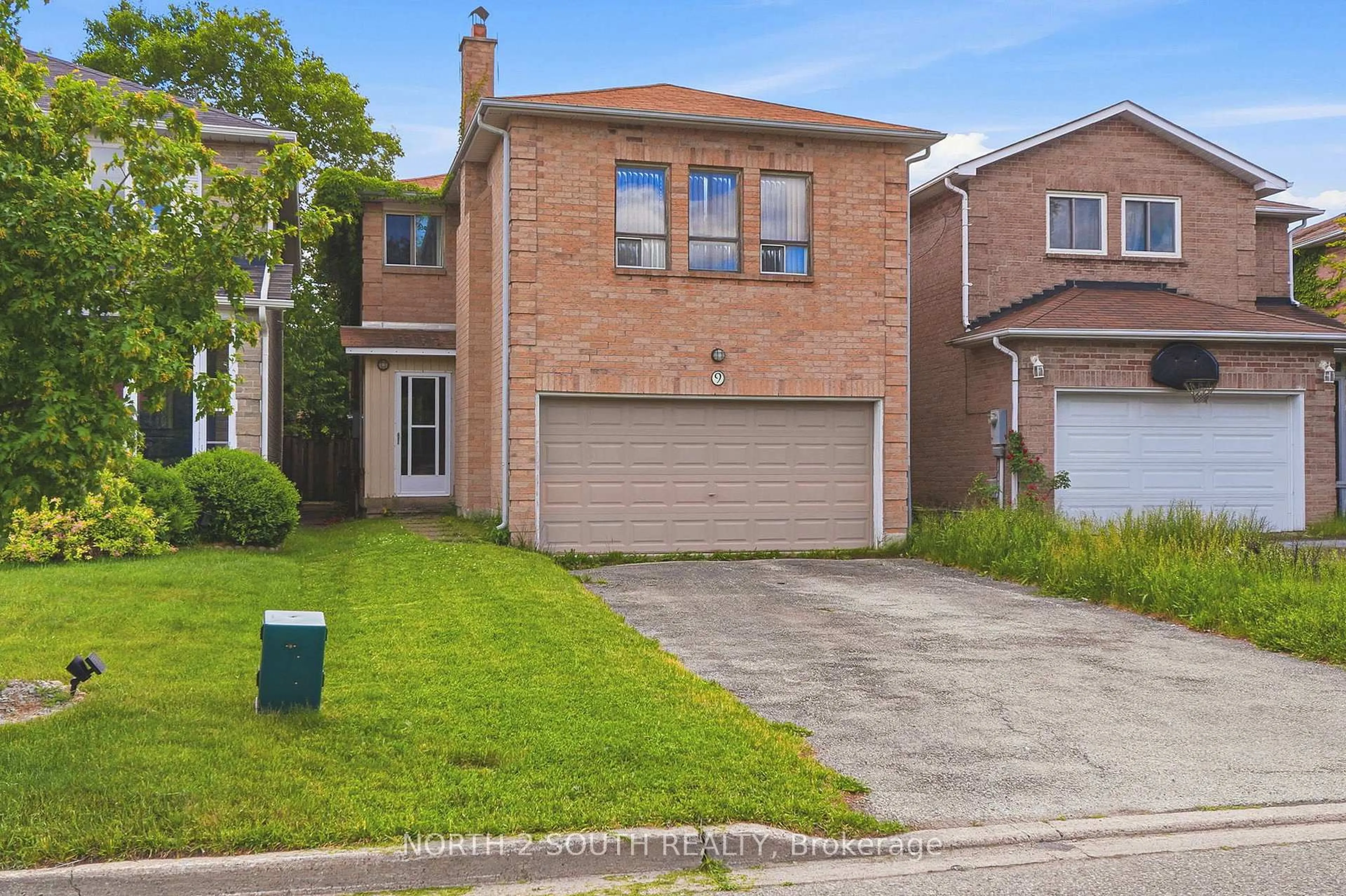 Home with brick exterior material, street for 9 Millbank Crt, Vaughan Ontario L4J 6C4