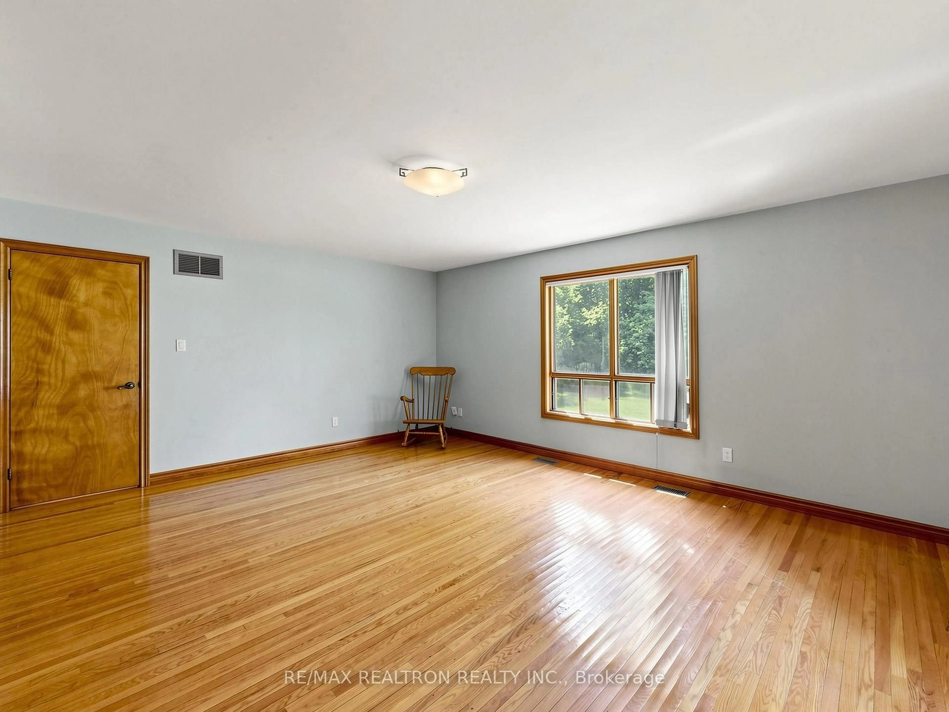 A pic of a room for 179 Douglas Rd, Richmond Hill Ontario L4E 3H5