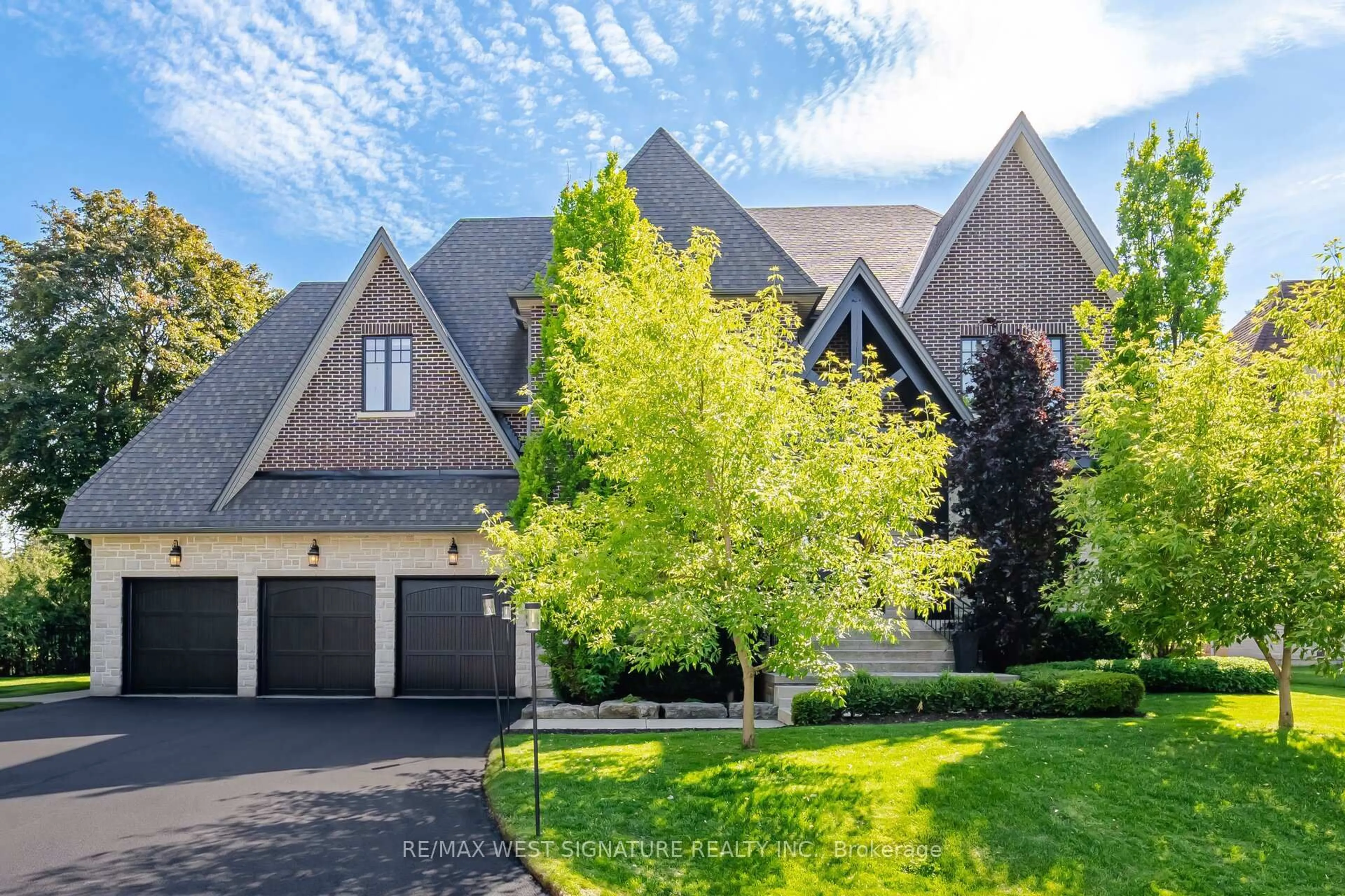 Home with brick exterior material, street for 76 Lynwood Cres, King Ontario L0G 1N0