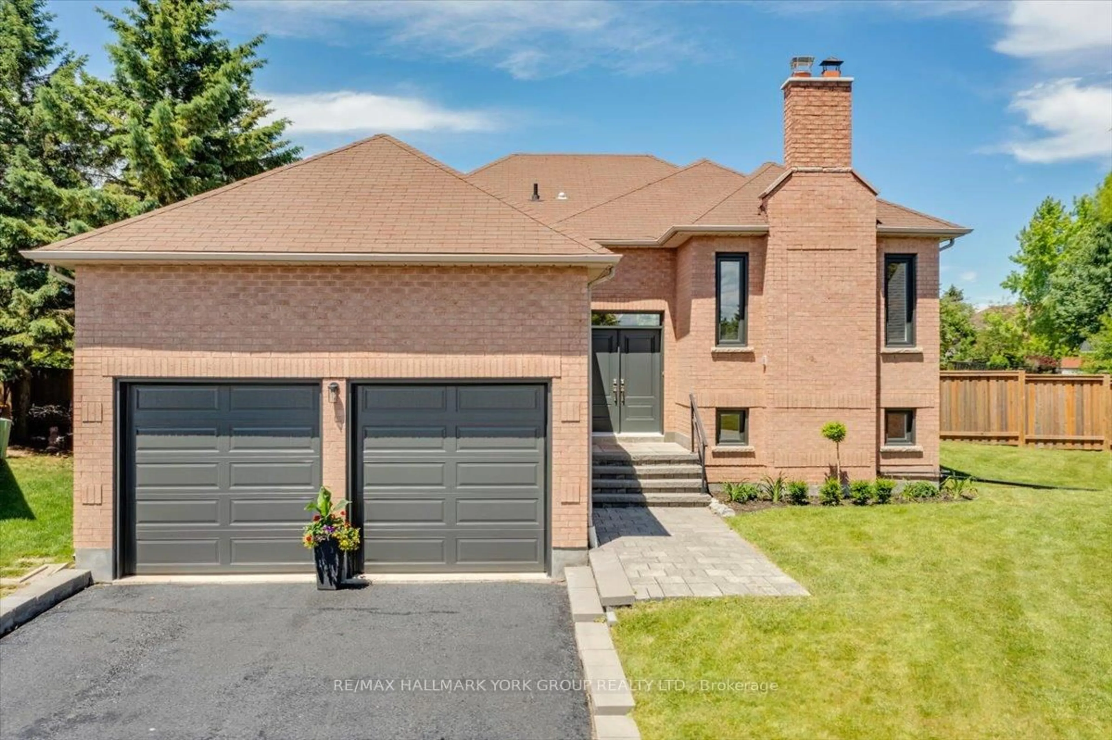 Home with brick exterior material, street for 14 Aynsley Pl, Georgina Ontario L4P 3R7