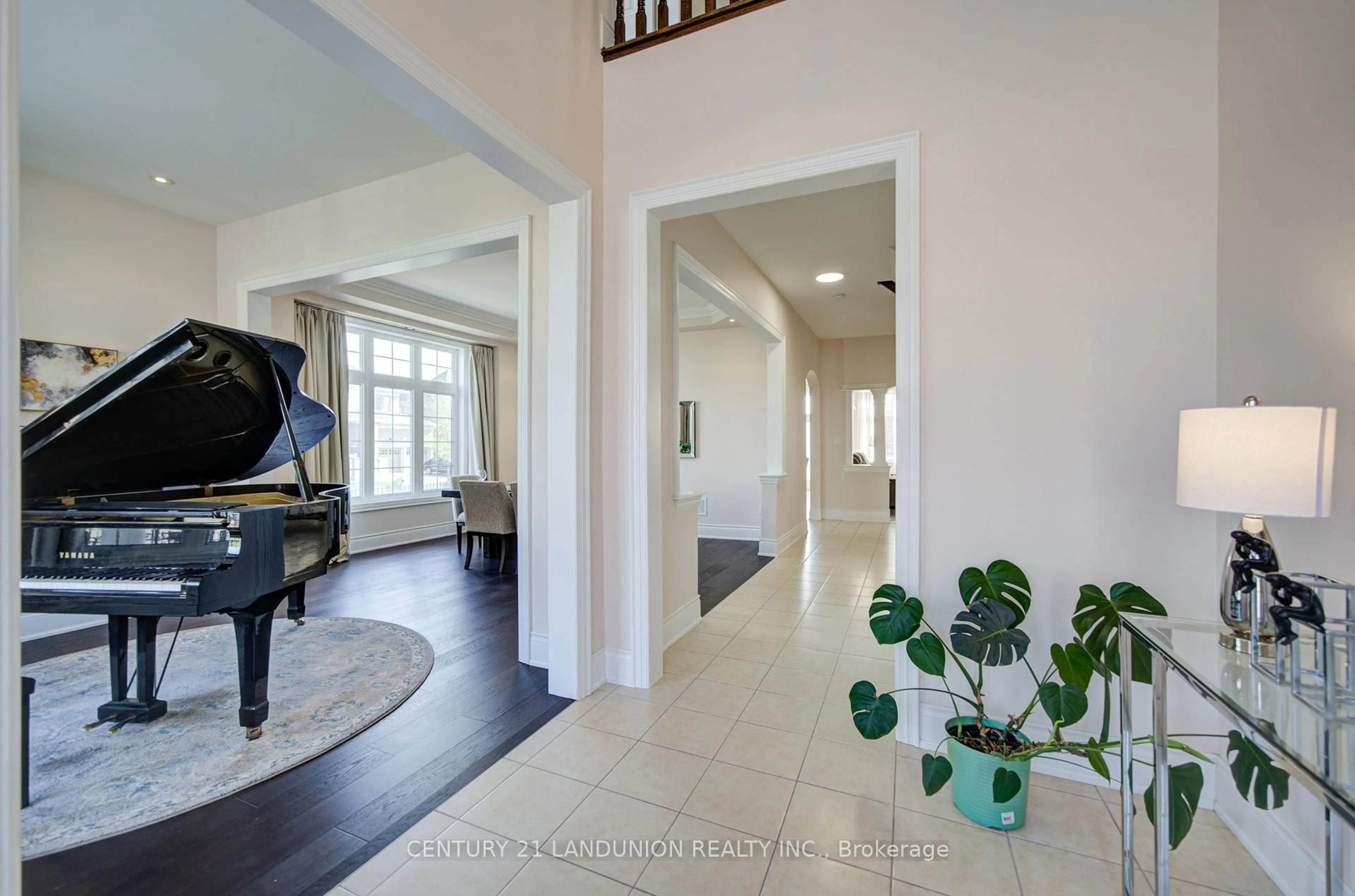 Indoor entryway for 101 Silver Sterling Cres, Vaughan Ontario L4H 4C5