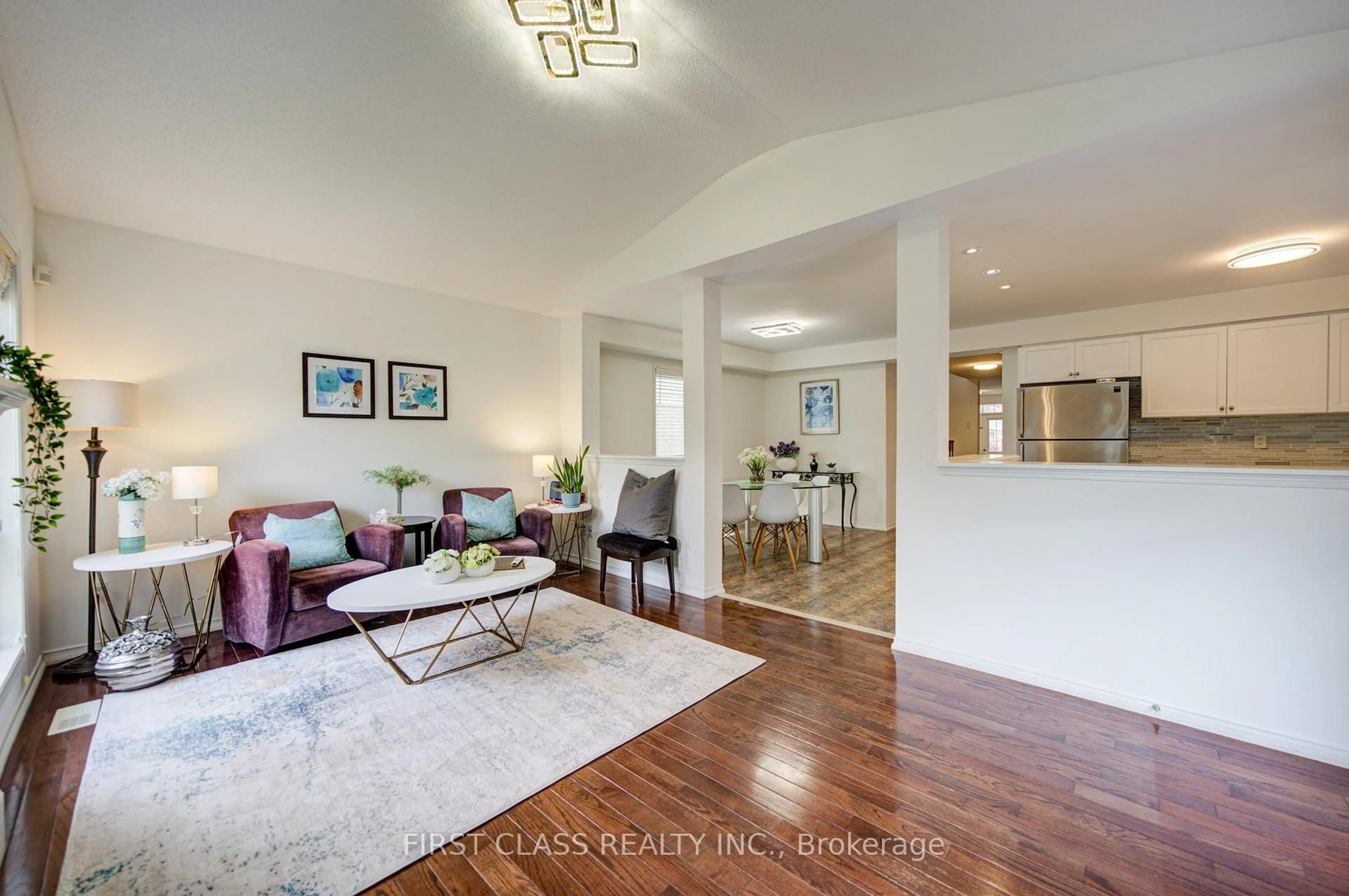 Unknown for 611 Mcbean Ave, Newmarket Ontario L3X 2L5