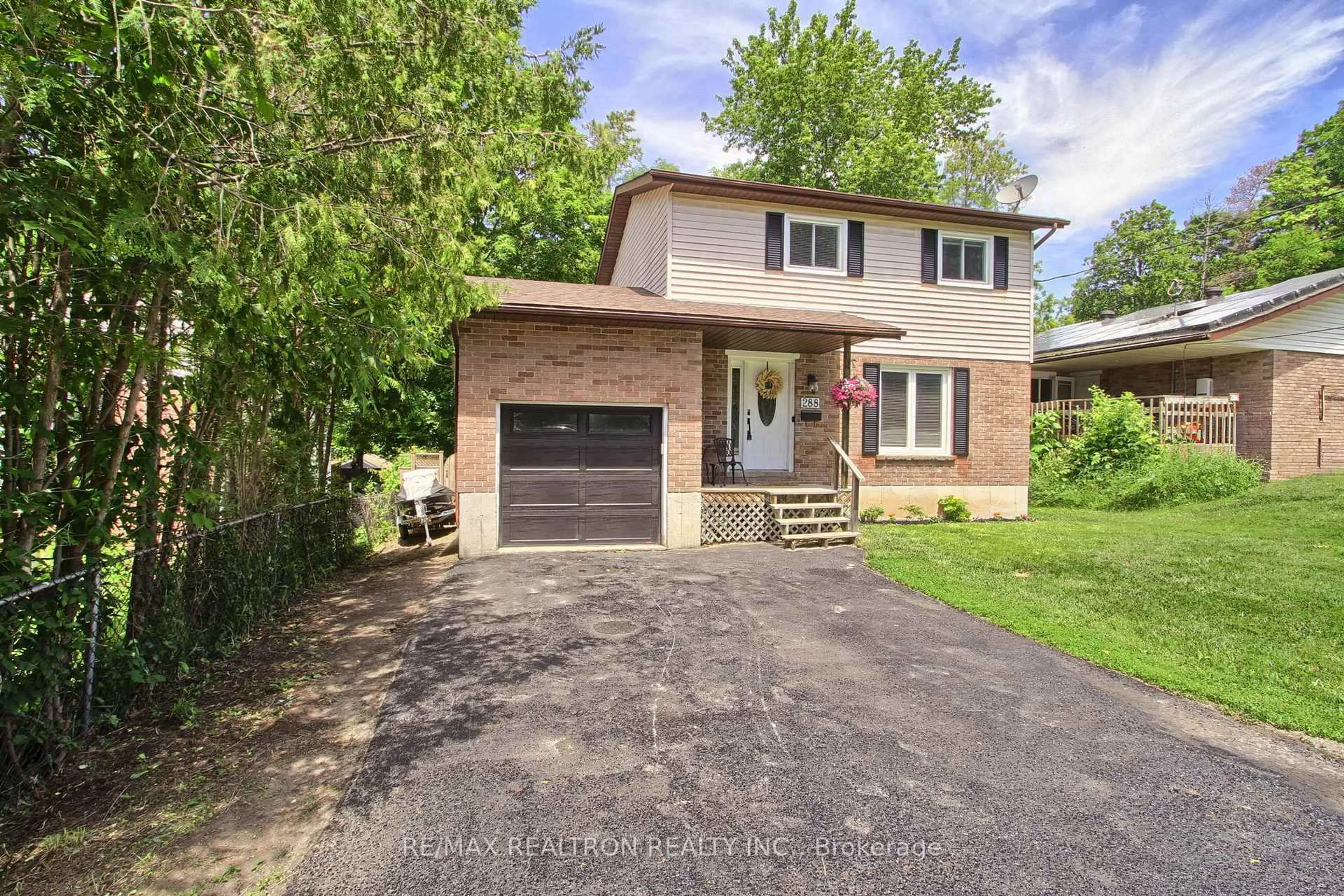 Home with brick exterior material, street for 288 Terrace Dr, Georgina Ontario L4P 2Y8