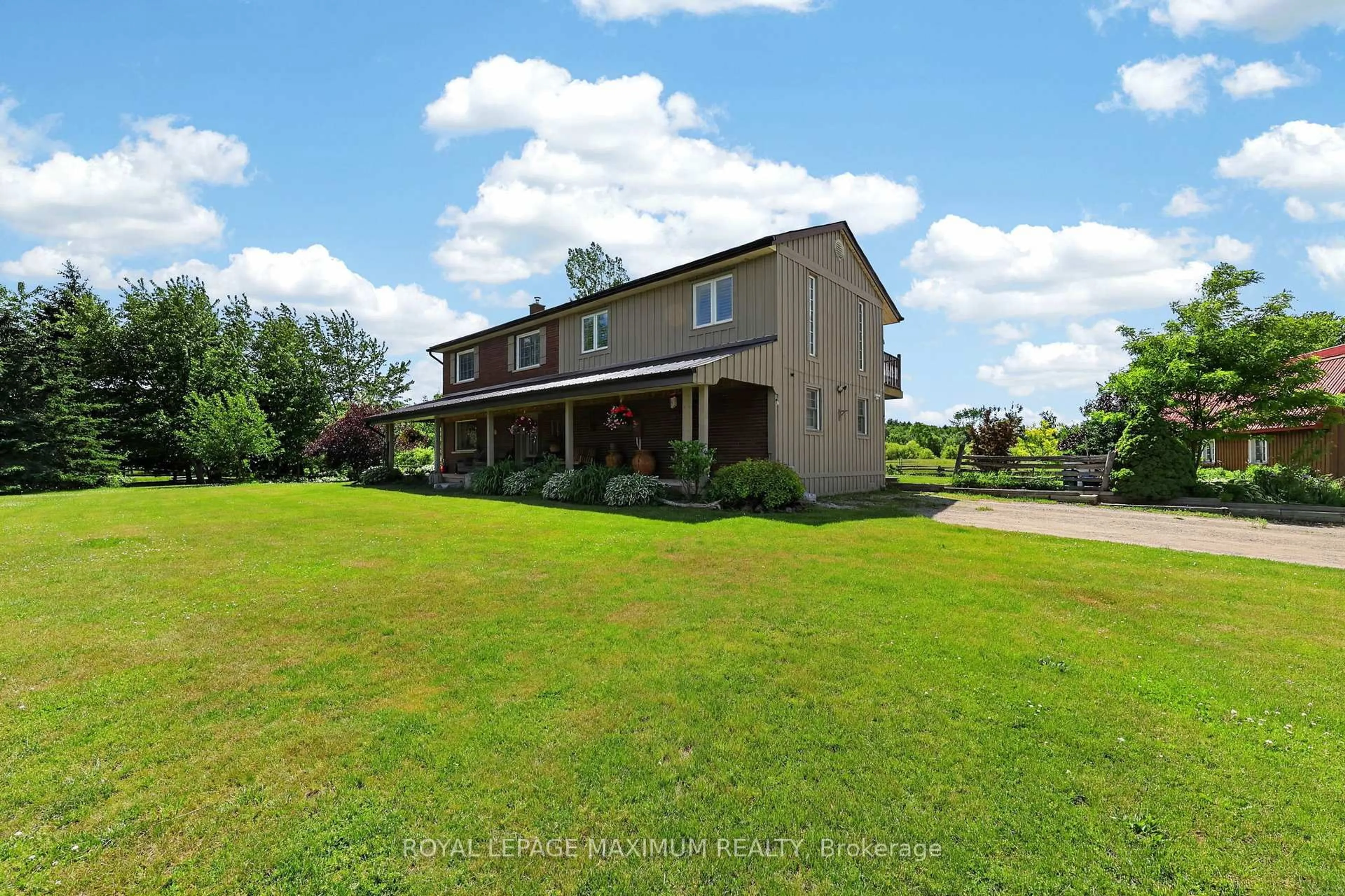 A pic from outside/outdoor area/front of a property/back of a property/a pic from drone, building for 4372 Train St, New Tecumseth Ontario L9R 1V4