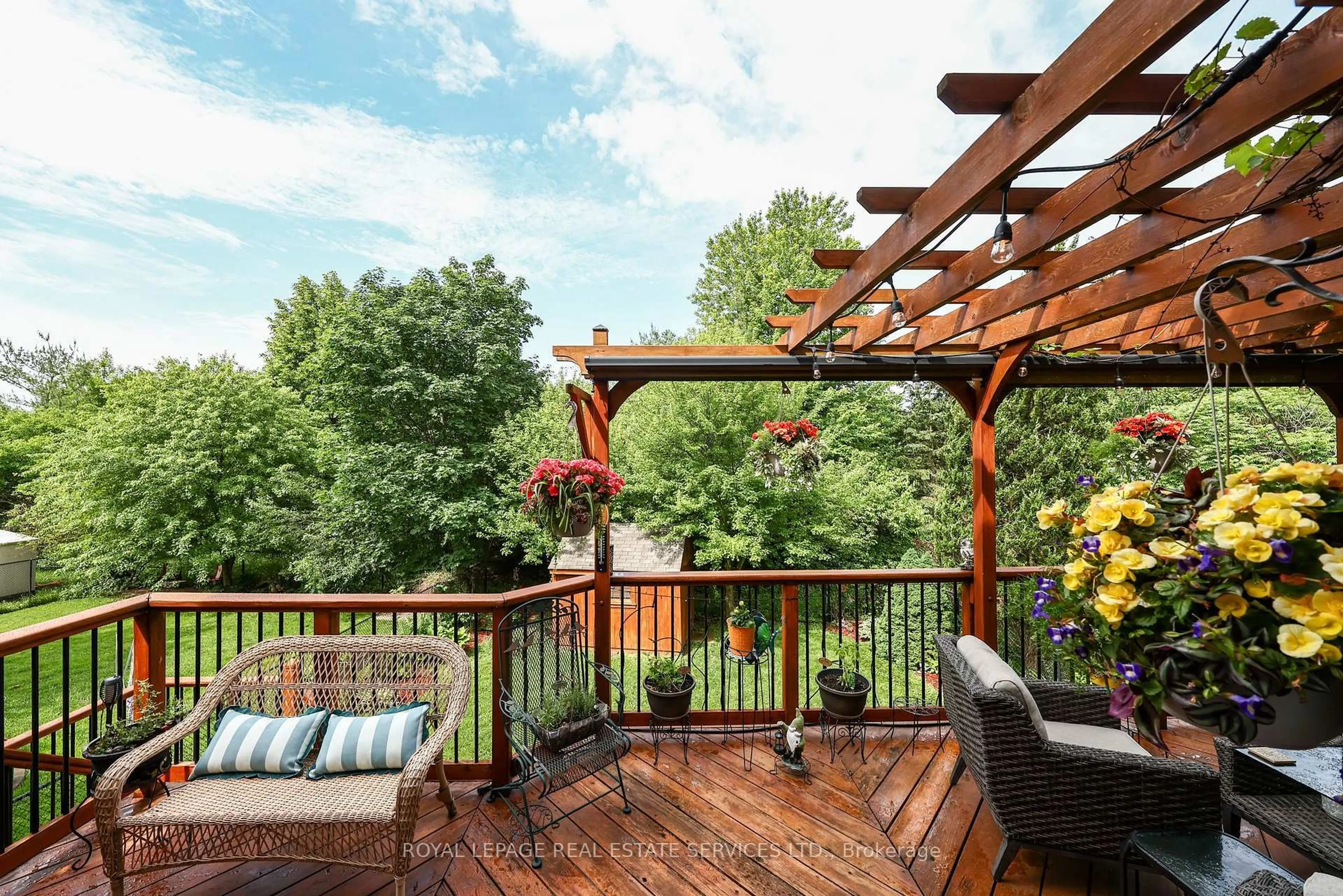 Patio, unknown for 10 Sandway Cres, Vaughan Ontario L6A 2M1