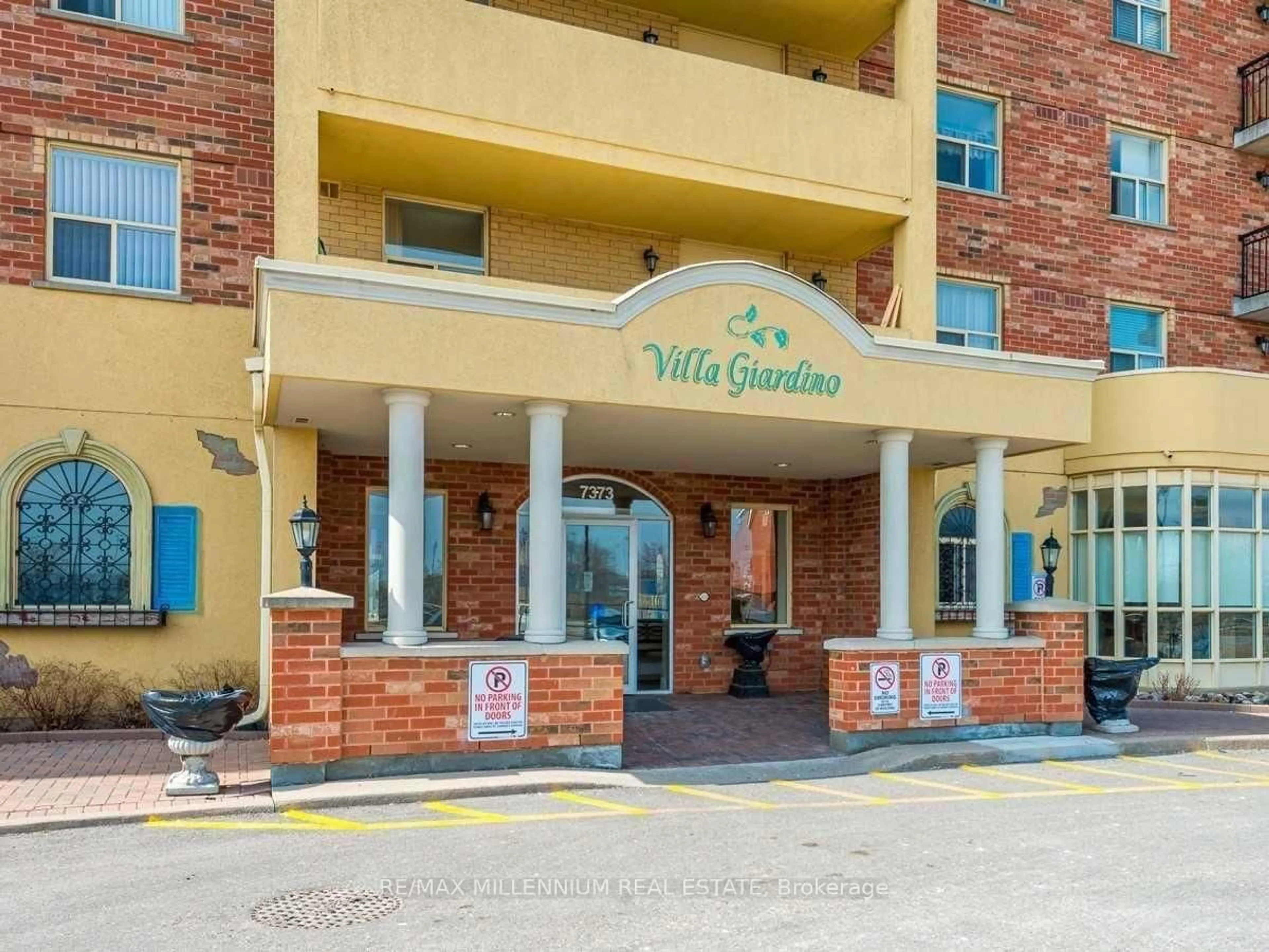 Indoor foyer for 7373 Martin Grove Rd #603, Vaughan Ontario L4L 9K1