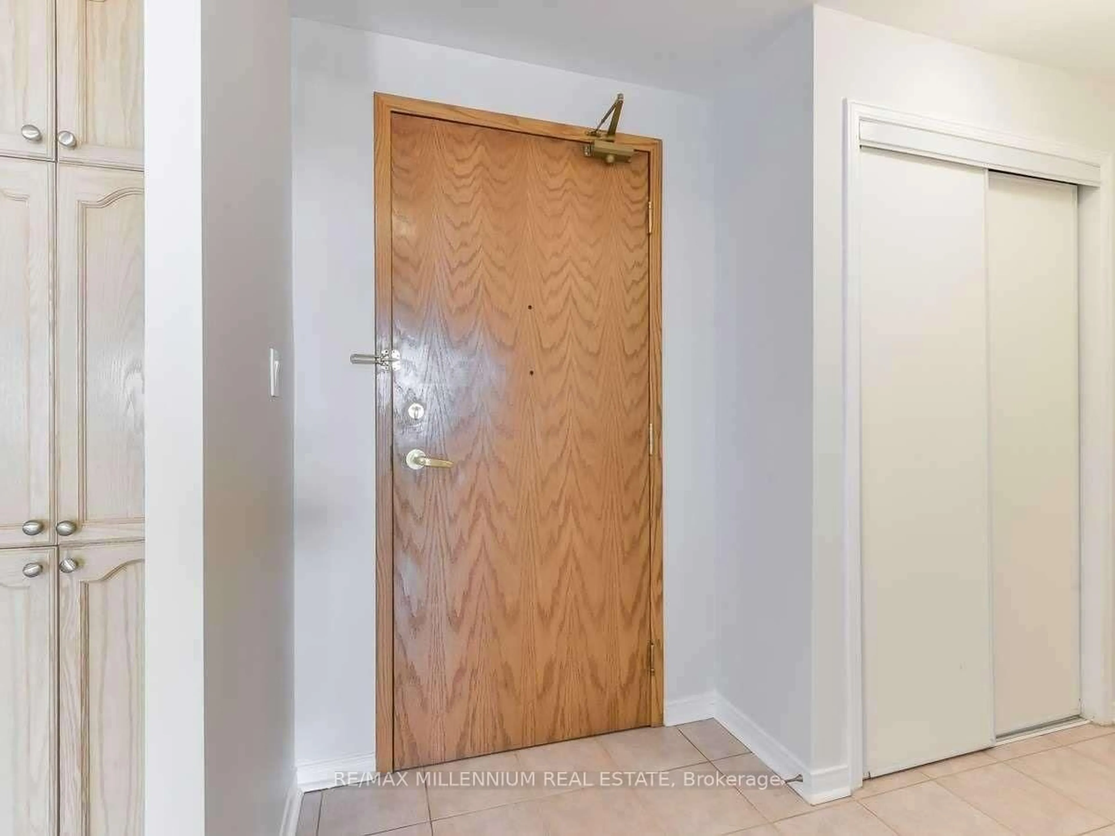 Indoor entryway for 7373 Martin Grove Rd #603, Vaughan Ontario L4L 9K1