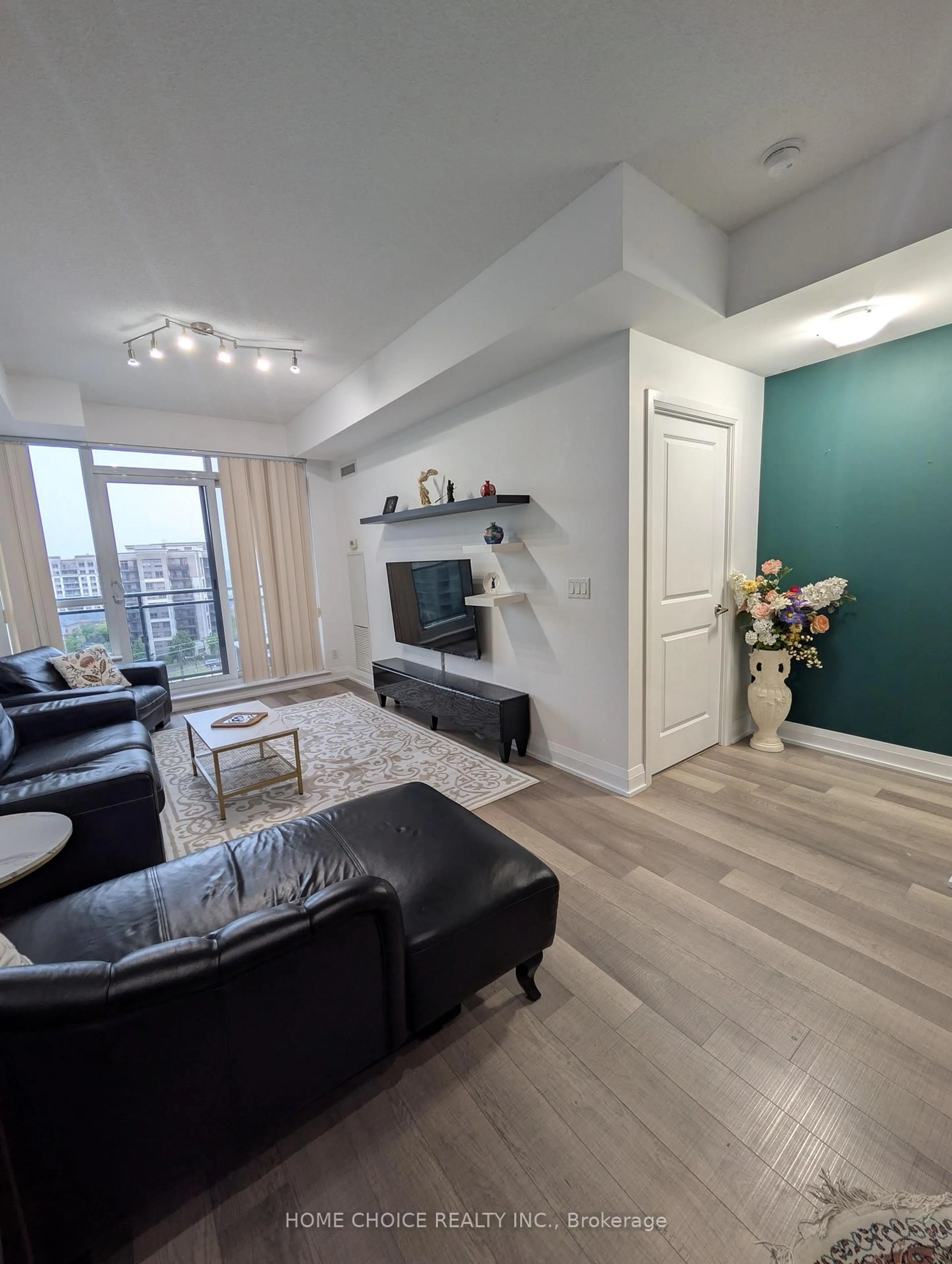 Living room with furniture, unknown for 372 Highway 7 East Rd #1009, Richmond Hill Ontario L4B 0C6