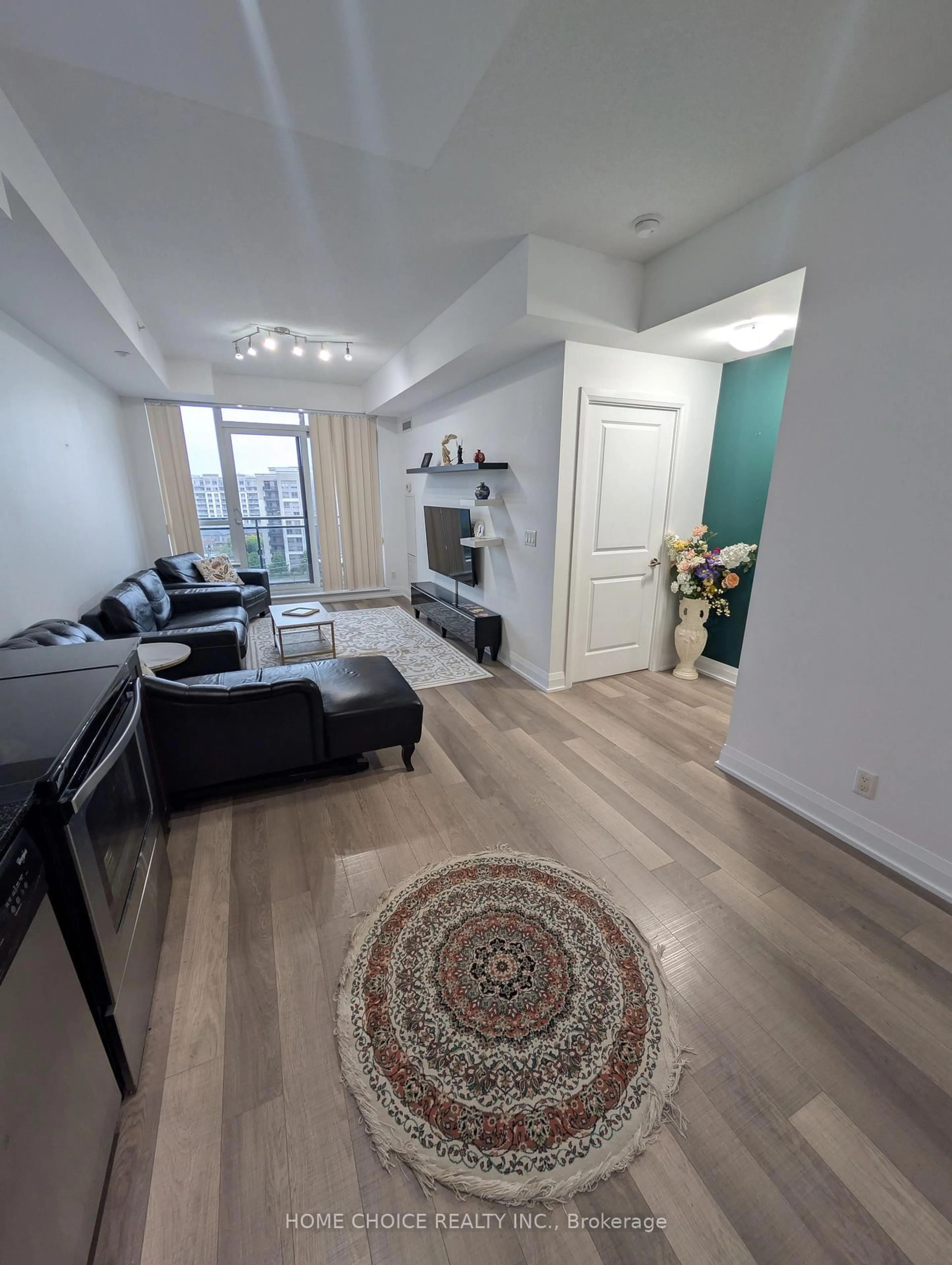Living room with furniture, unknown for 372 Highway 7 East Rd #1009, Richmond Hill Ontario L4B 0C6