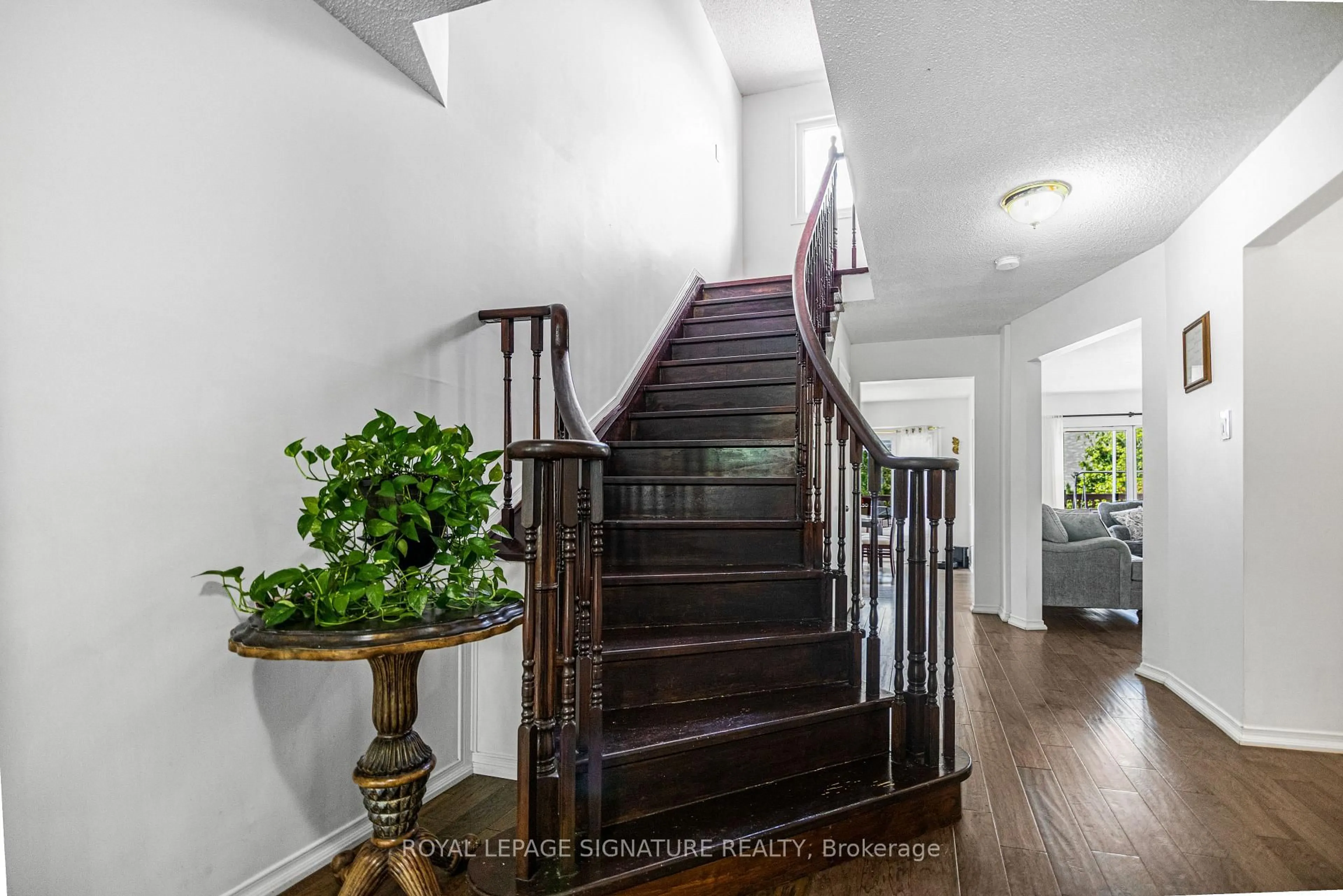 Unknown for 432 Alex Doner Dr, Newmarket Ontario L3X 1C5