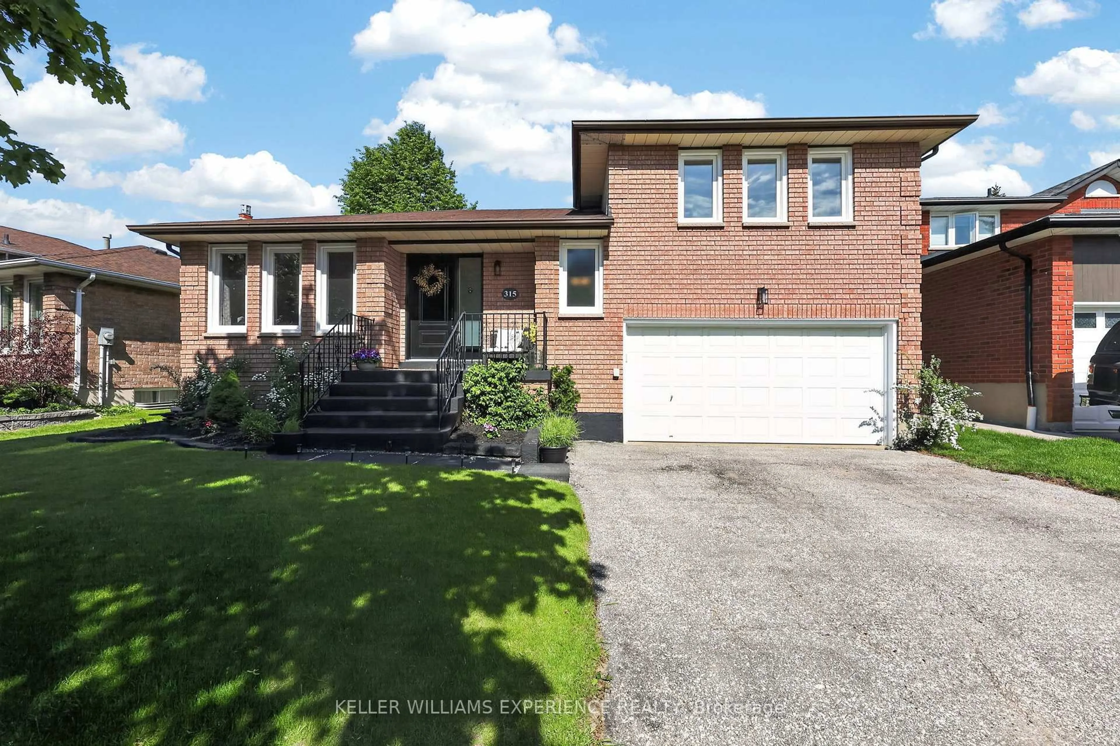 Home with brick exterior material, street for 315 Hemlock Dr, Whitchurch-Stouffville Ontario L4A 5A7