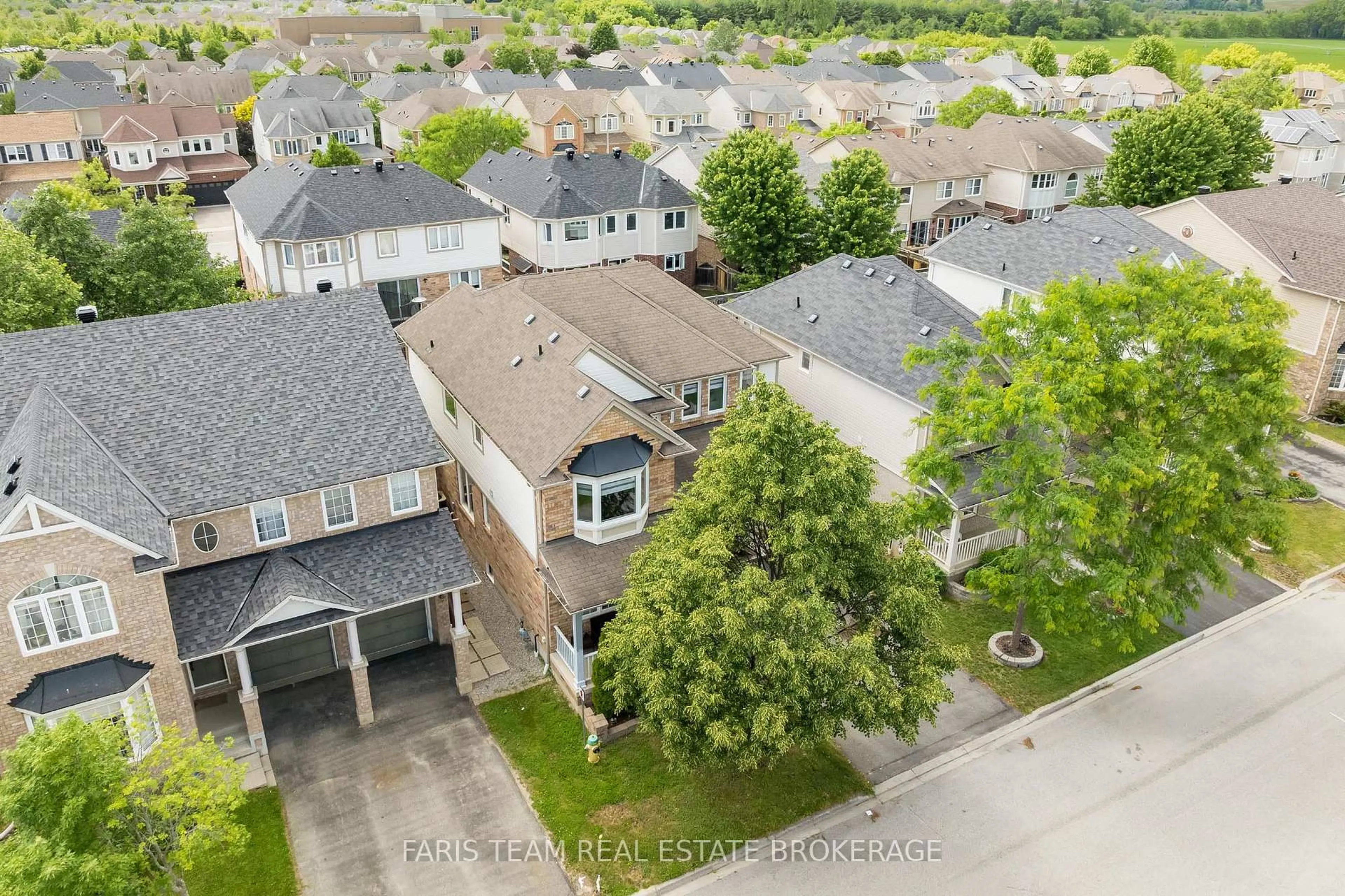 A pic from outside/outdoor area/front of a property/back of a property/a pic from drone, street for 26 Kidd Cres, New Tecumseth Ontario L9R 0C8