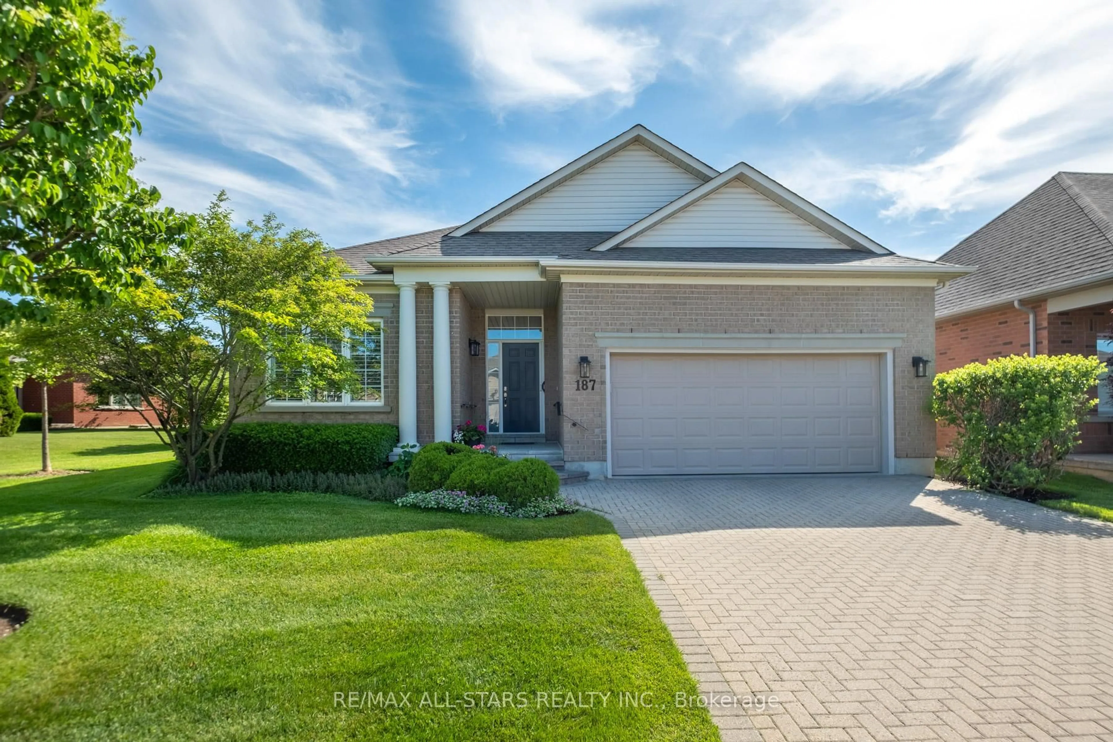 Home with vinyl exterior material, street for 187 Bobby Locke Lane, Whitchurch-Stouffville Ontario L4A 1R3