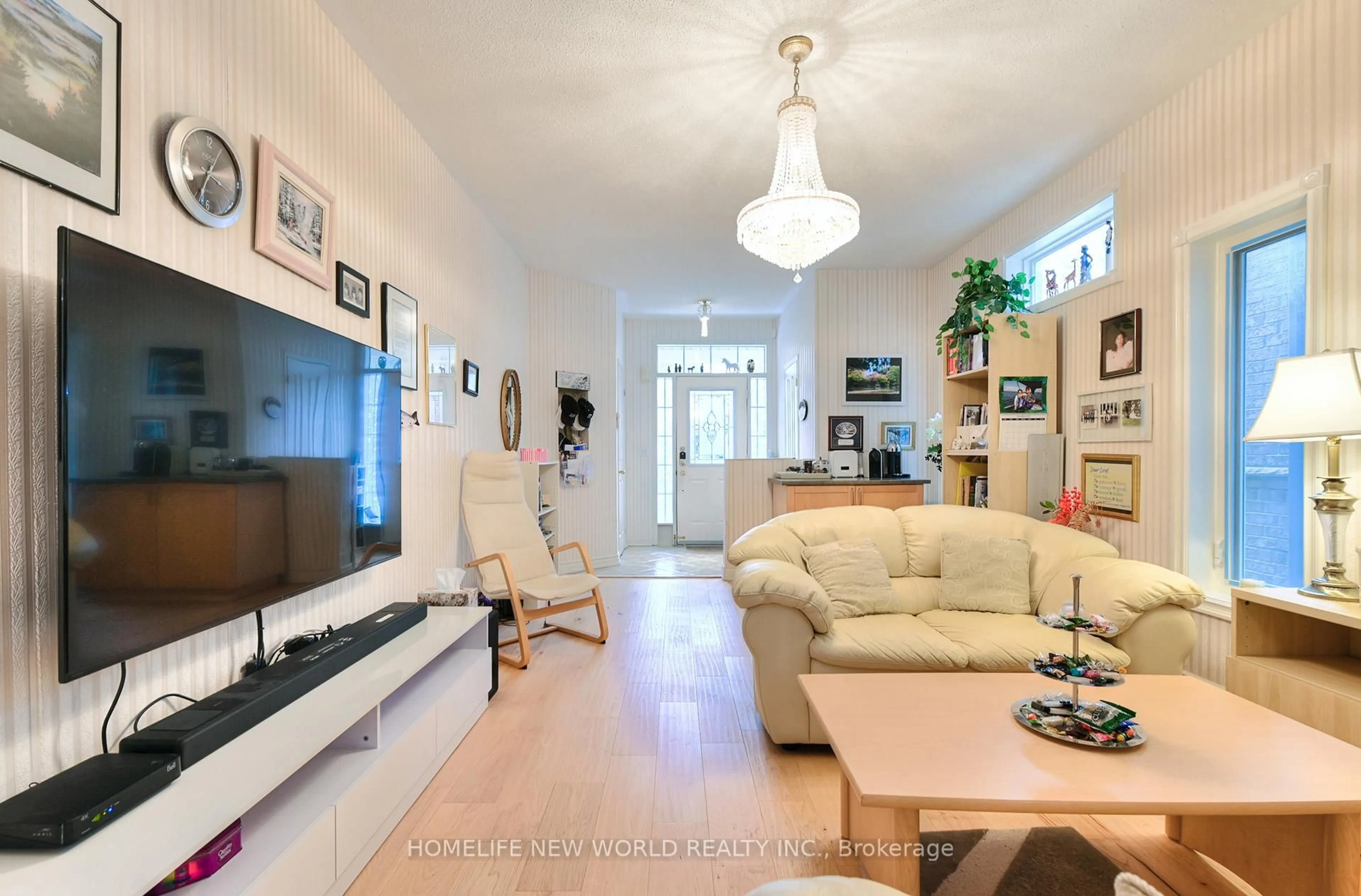 Living room with furniture, floor is not visible for 7 Fairlawn Ave, Markham Ontario L6C 2E7