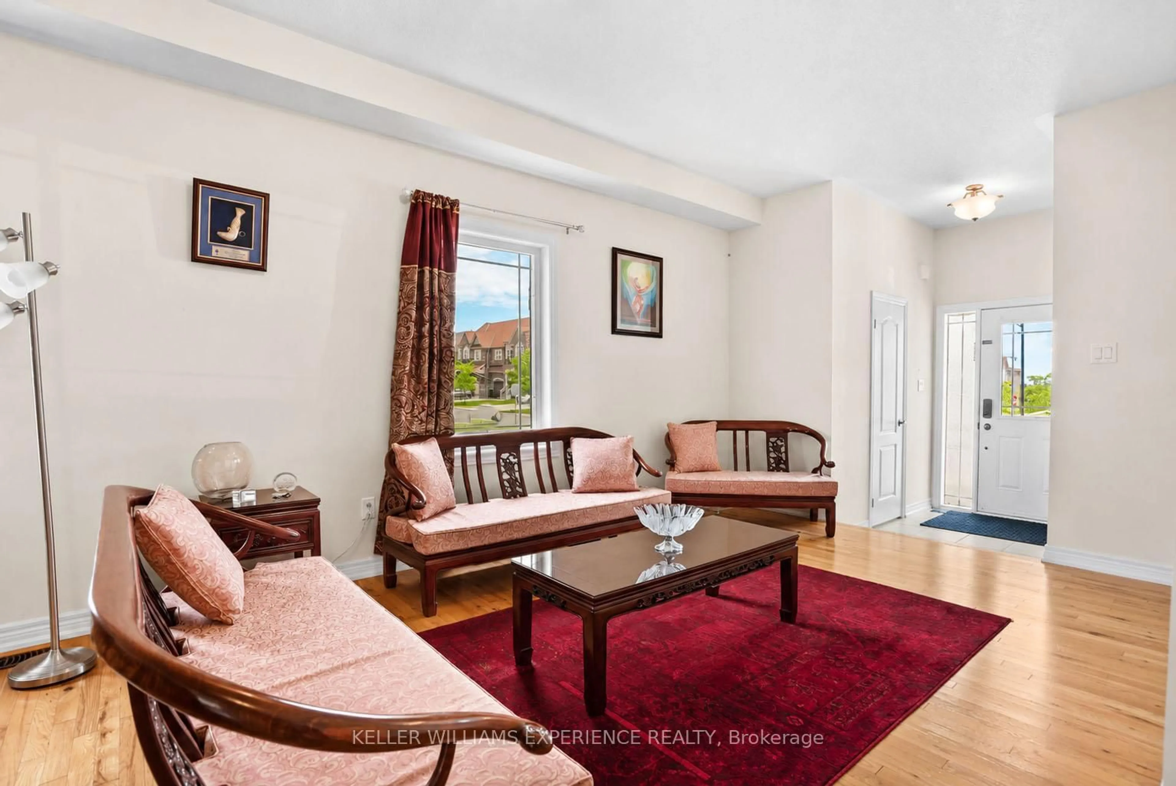 Living room with furniture, unknown for 1296 Dallman St, Innisfil Ontario L0L 1W0