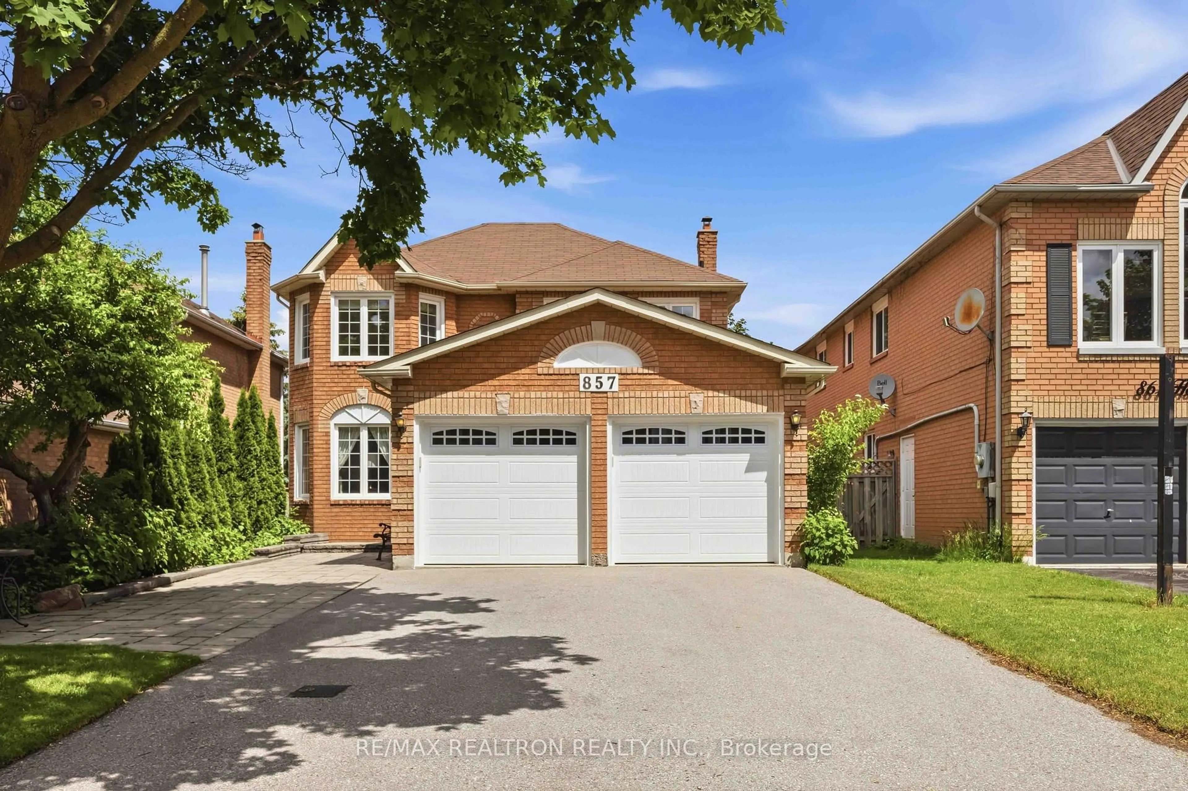 Home with brick exterior material, street for 857 Hollander Rd, Newmarket Ontario L3Y 8H4