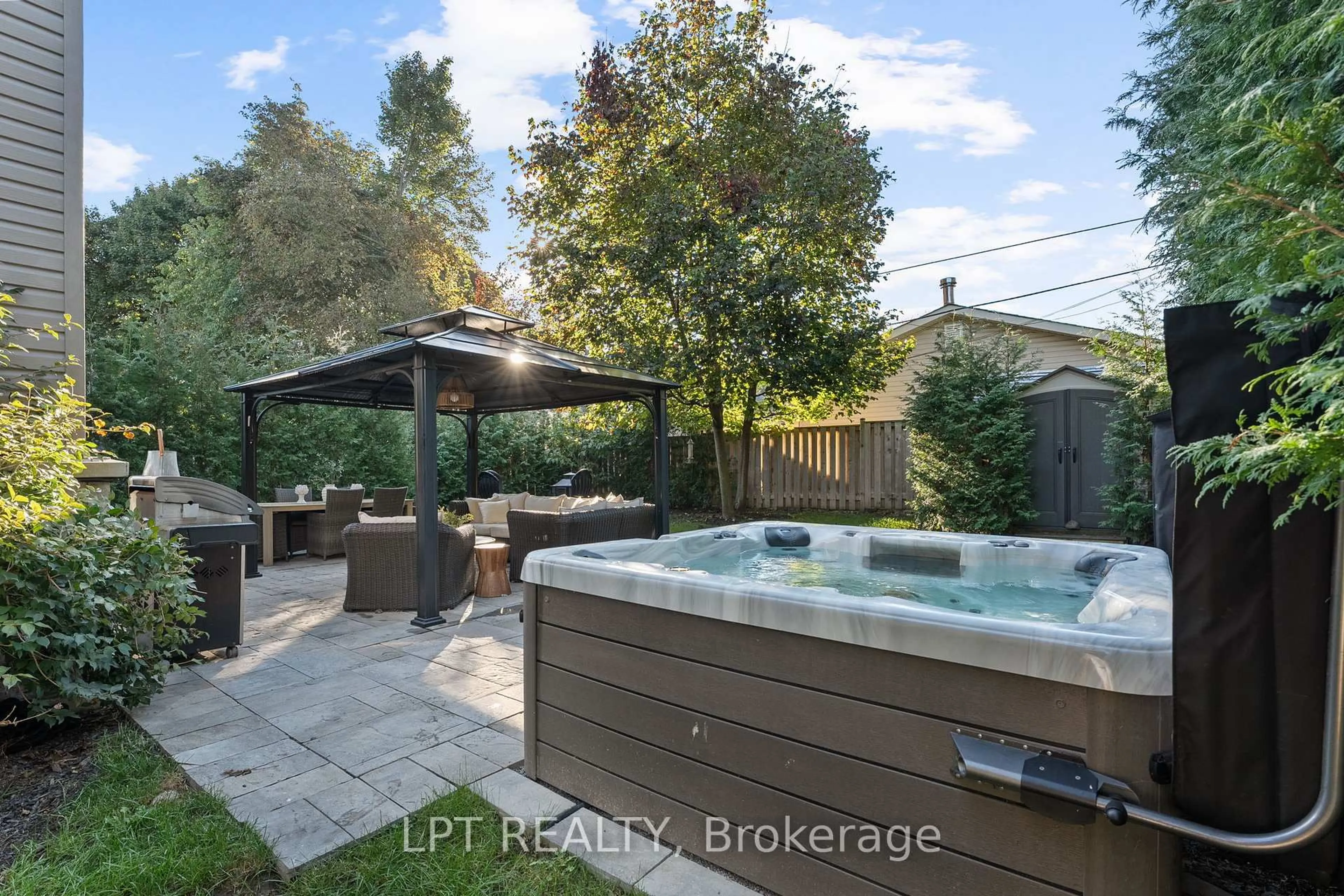 Unknown for 258 Andrew St, Newmarket Ontario L3Y 1H2