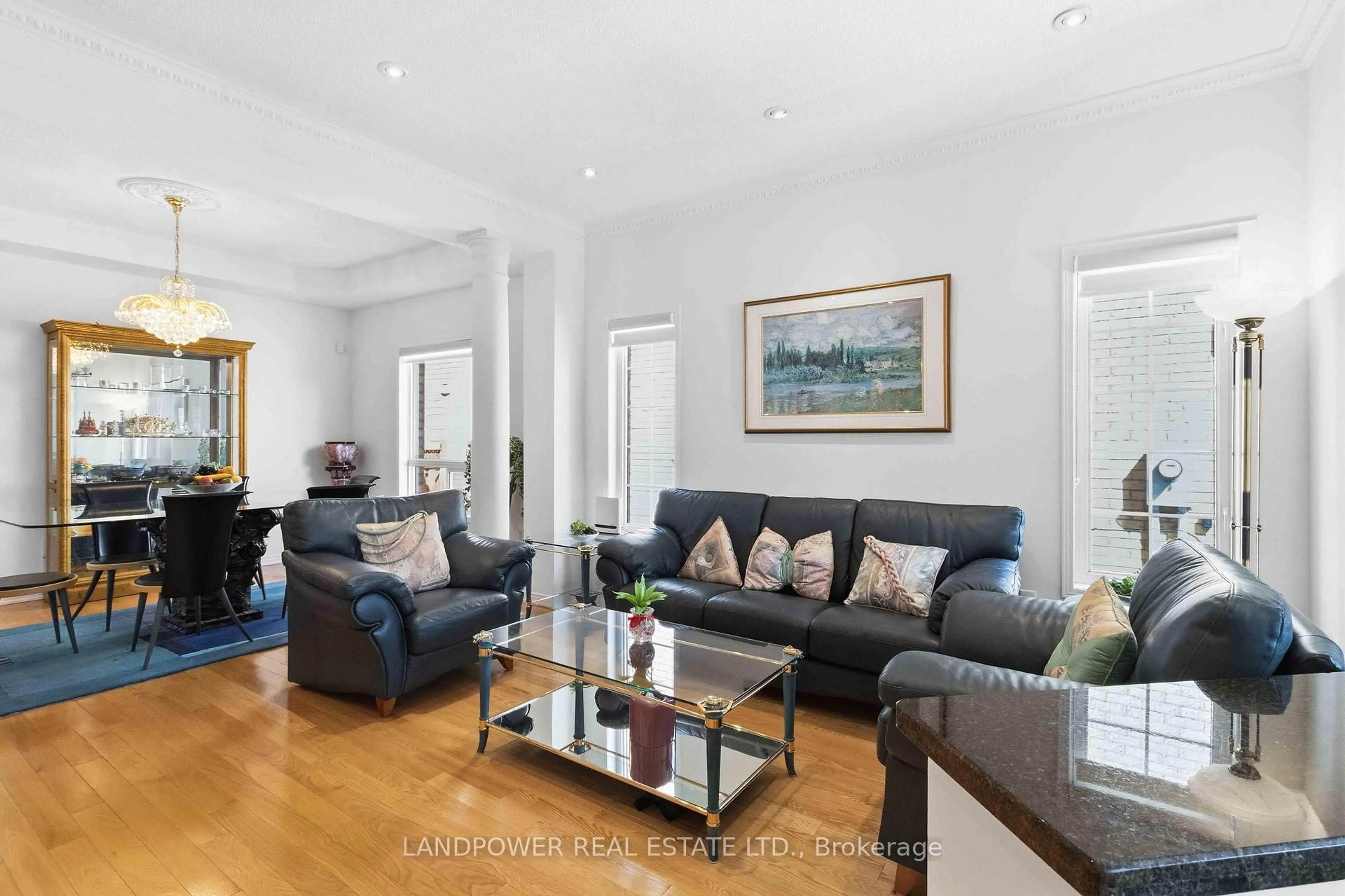 Living room with furniture, unknown for 55 Garland Cres, Richmond Hill Ontario L4S 1X1